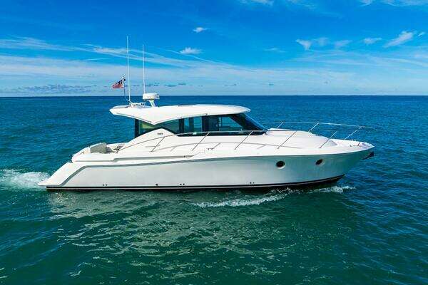 2022 Tiara Yachts 39 Coupe