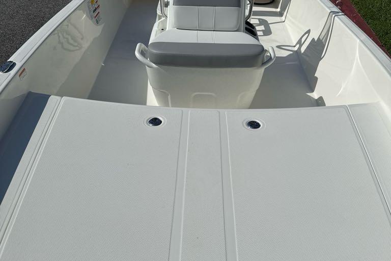 2026 Mako Pro Skiff 17 CC interior, featuring spacious seating and clean deck design.