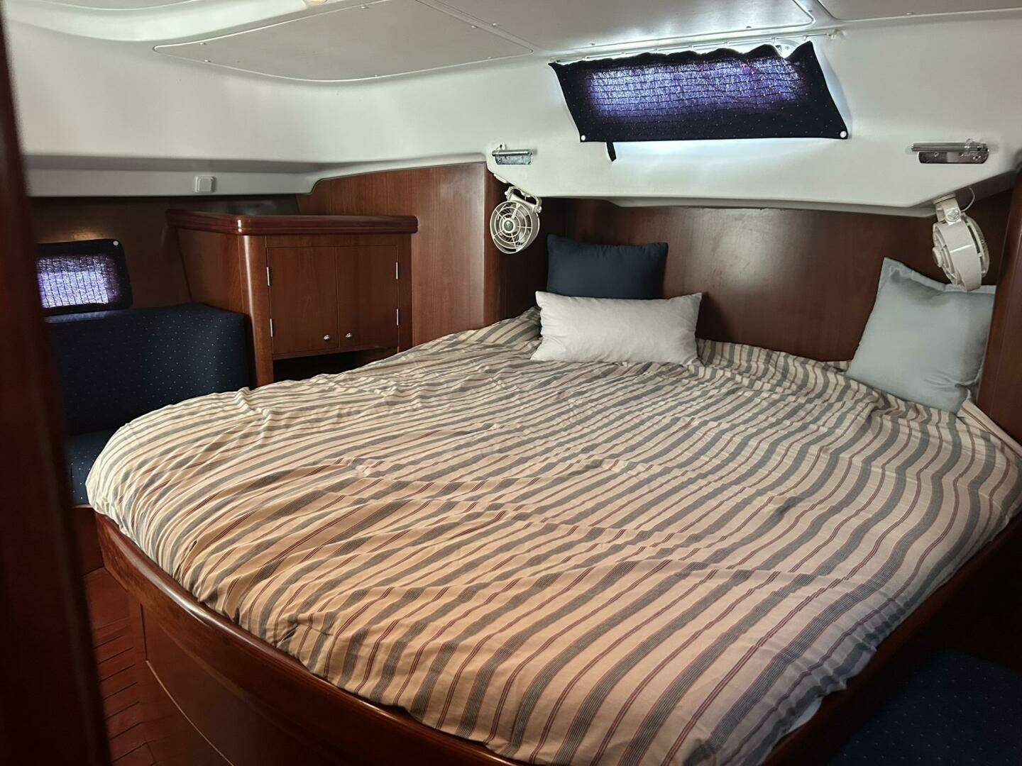 2003 Beneteau 42cc - Image 20