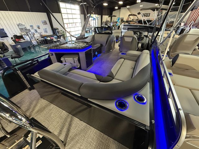 2026 Tahoe LTZ - 23 FT Elite Windshield - 11