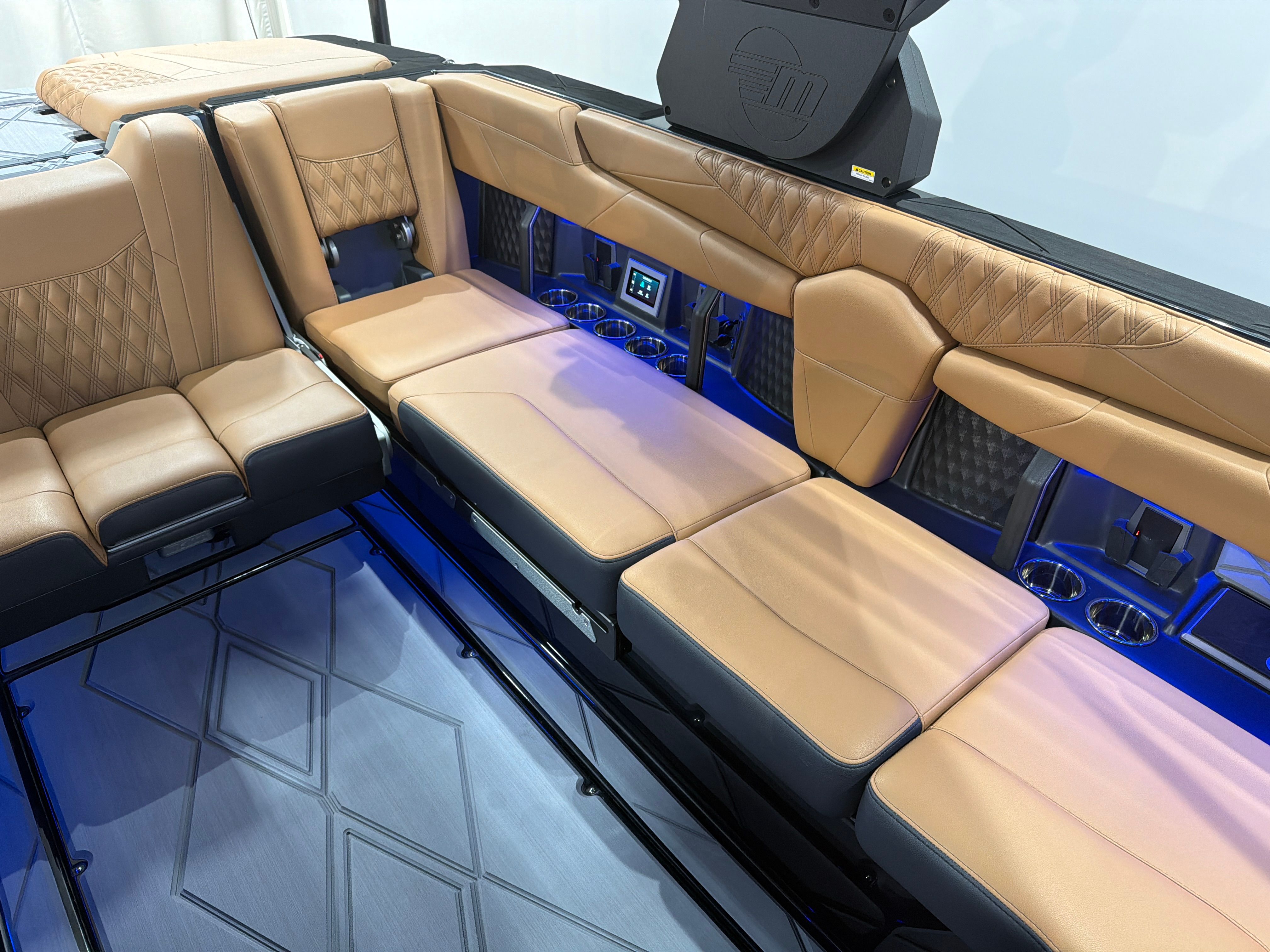 2026 Malibu M242 - 10
