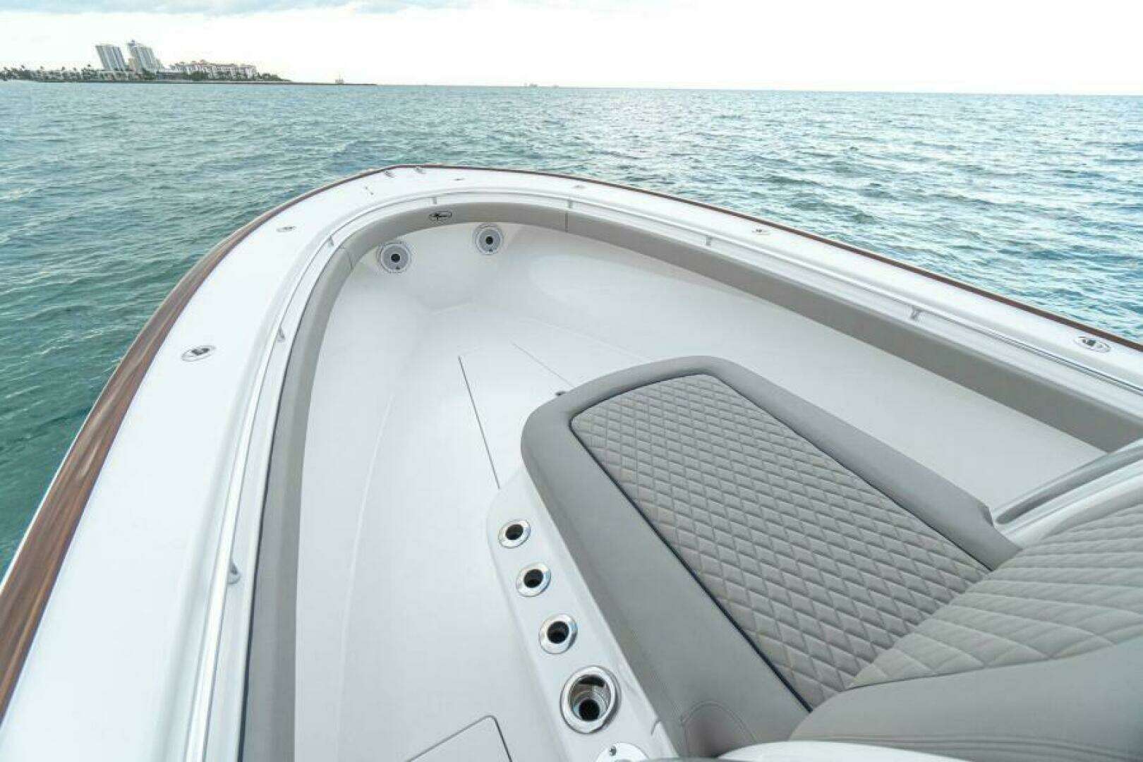 2026 Valhalla Boatworks V-33 - Image 11