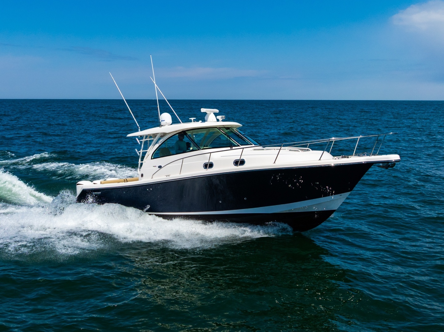 2016 Pursuit OS 385 Offshore - Image 3