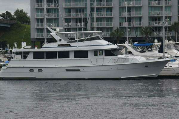 1998 Hatteras 74 Sportdeck