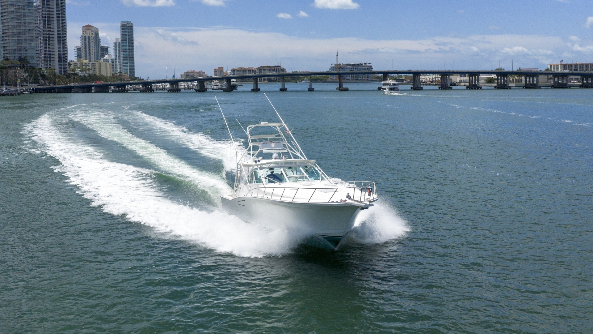 2000 Cabo 45 EXPRESS - Image 7