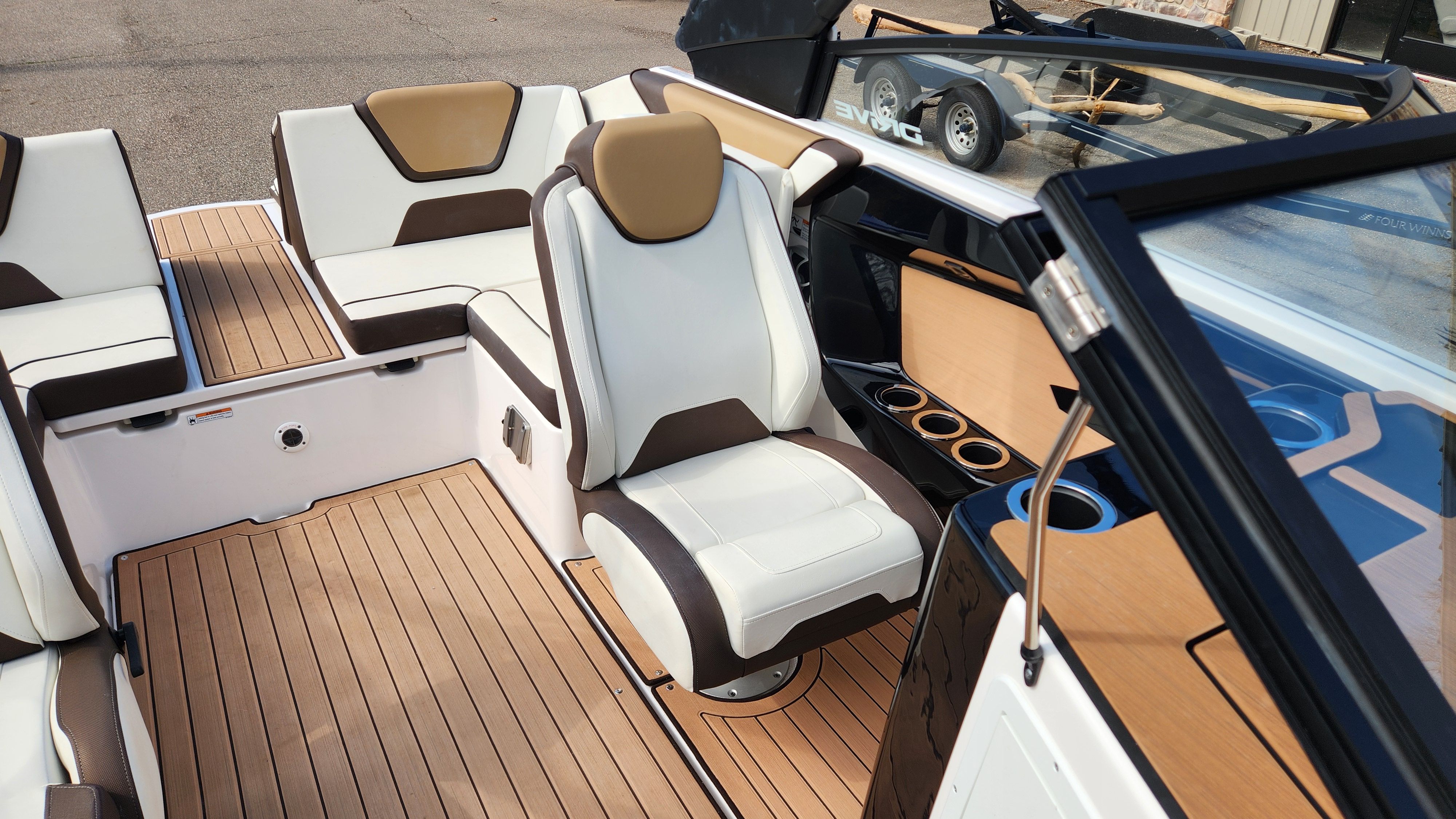 2023 Yamaha Boats 222SD - 46