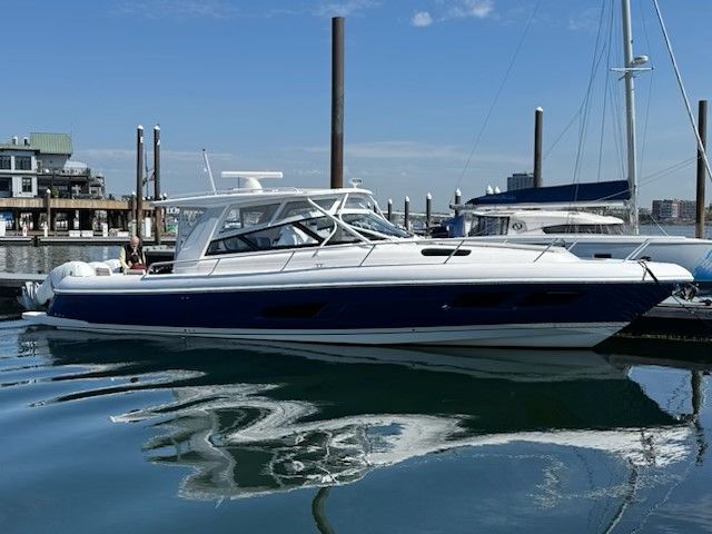 2022 Intrepid 438 Evolution