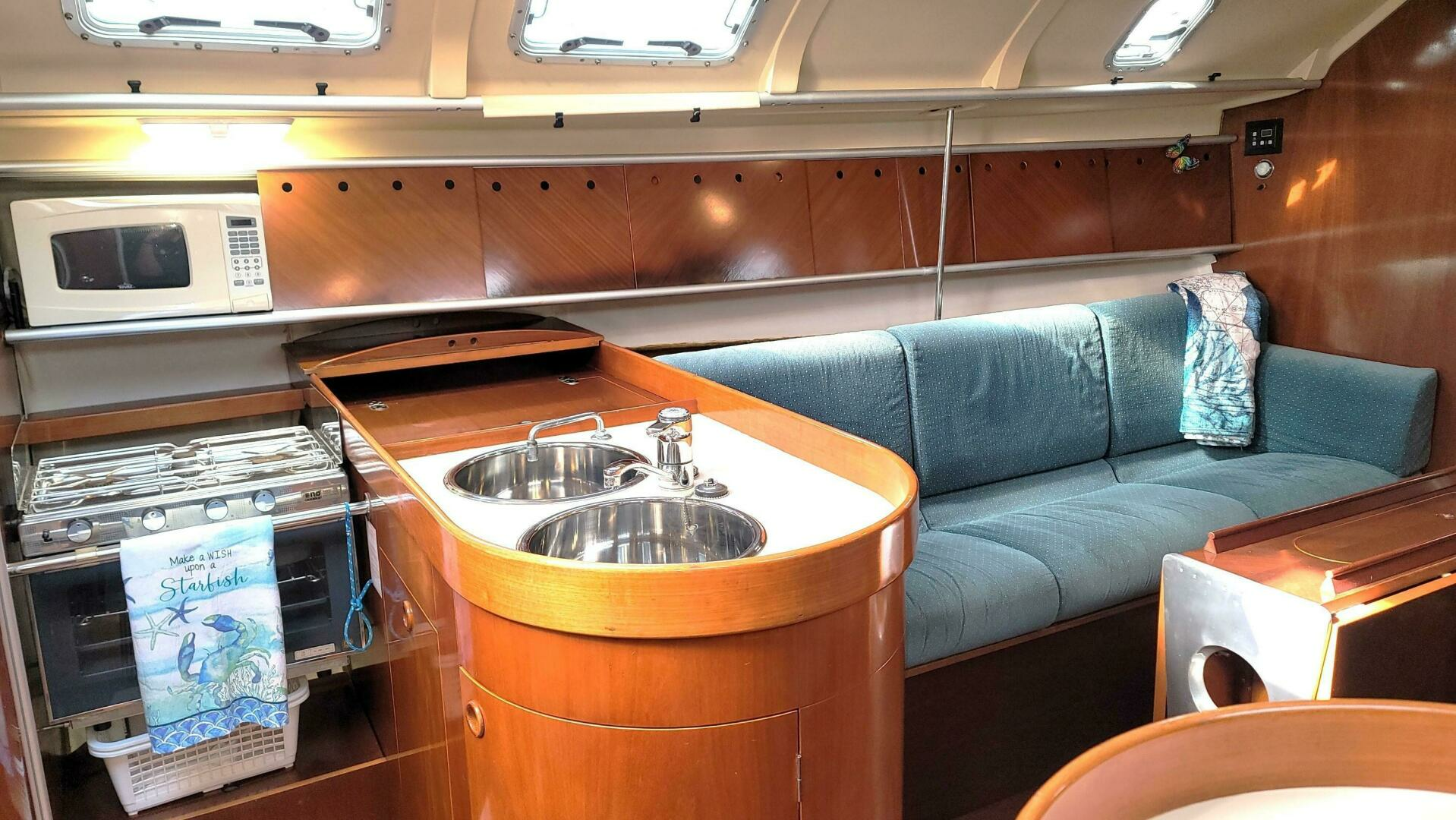 1993 Beneteau First 38.5 - Image 5