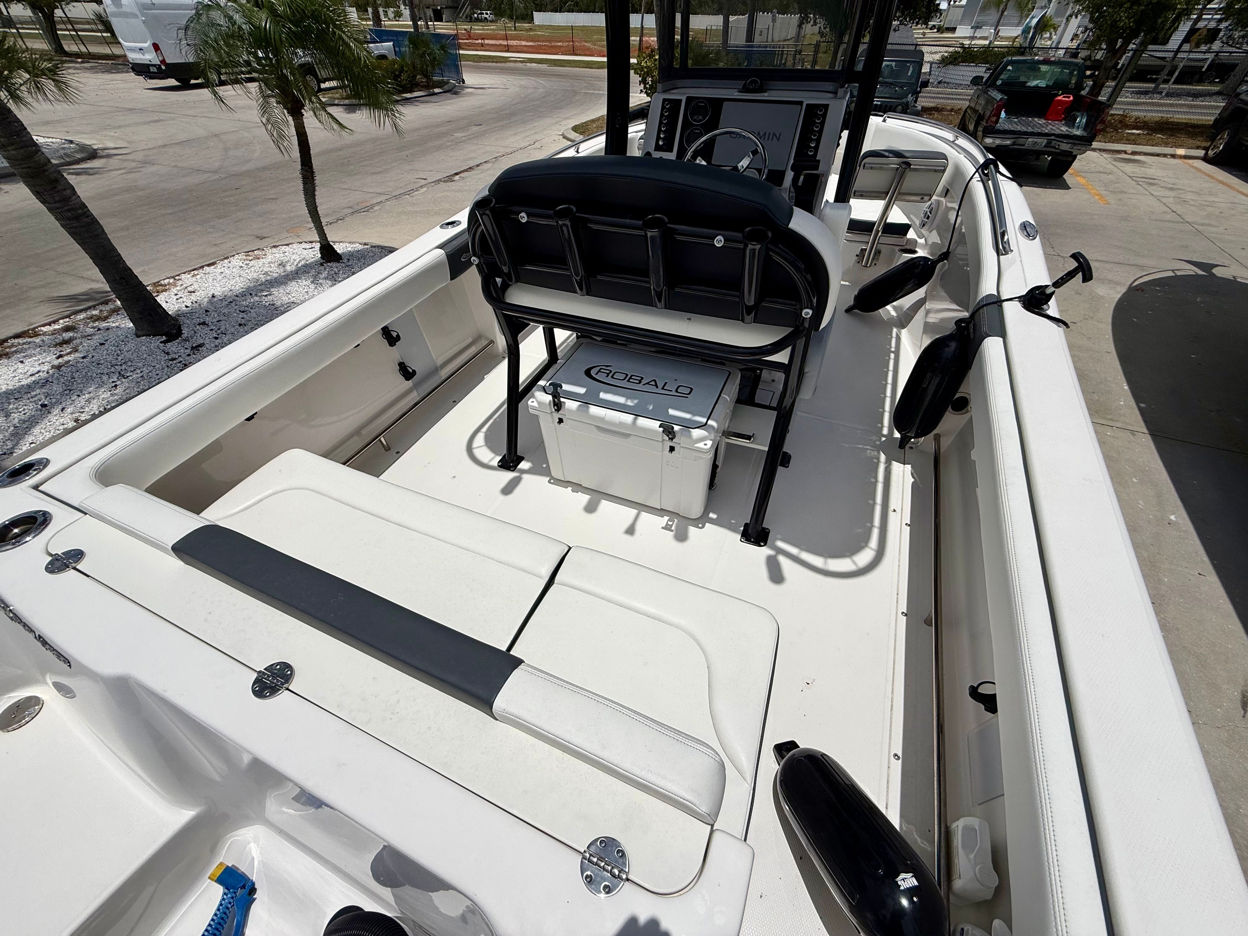 2024 Robalo R222 Explorer - 9