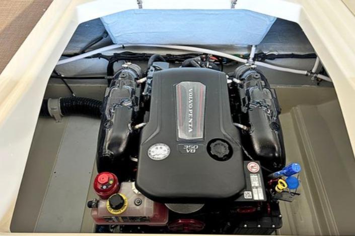 2025 Chris-Craft Sportster 25 engine compartment featuring a Volvo Penta 350 V8 engine.
