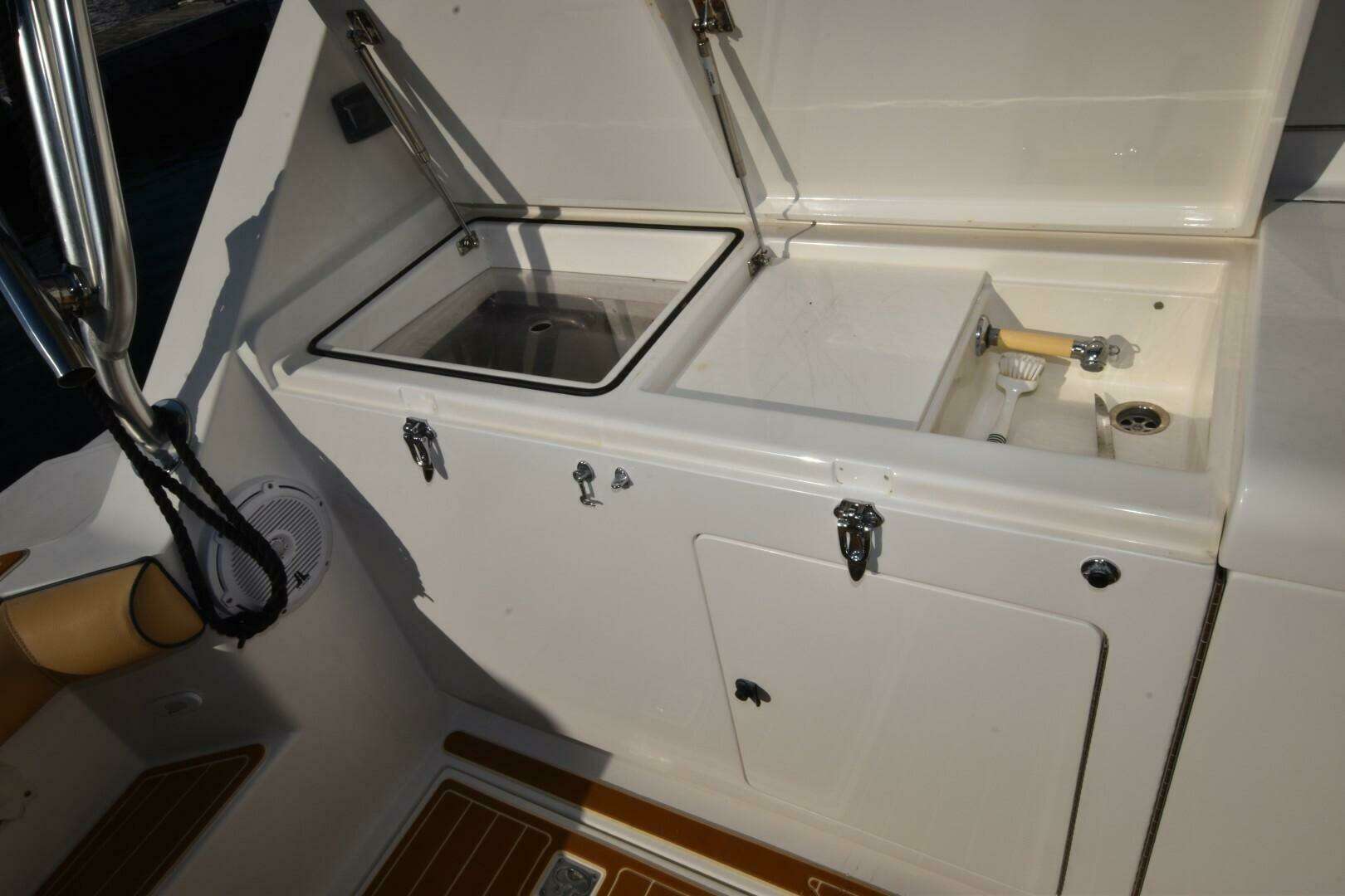 1998 Cabo 45 Express Fisherman - Image 7