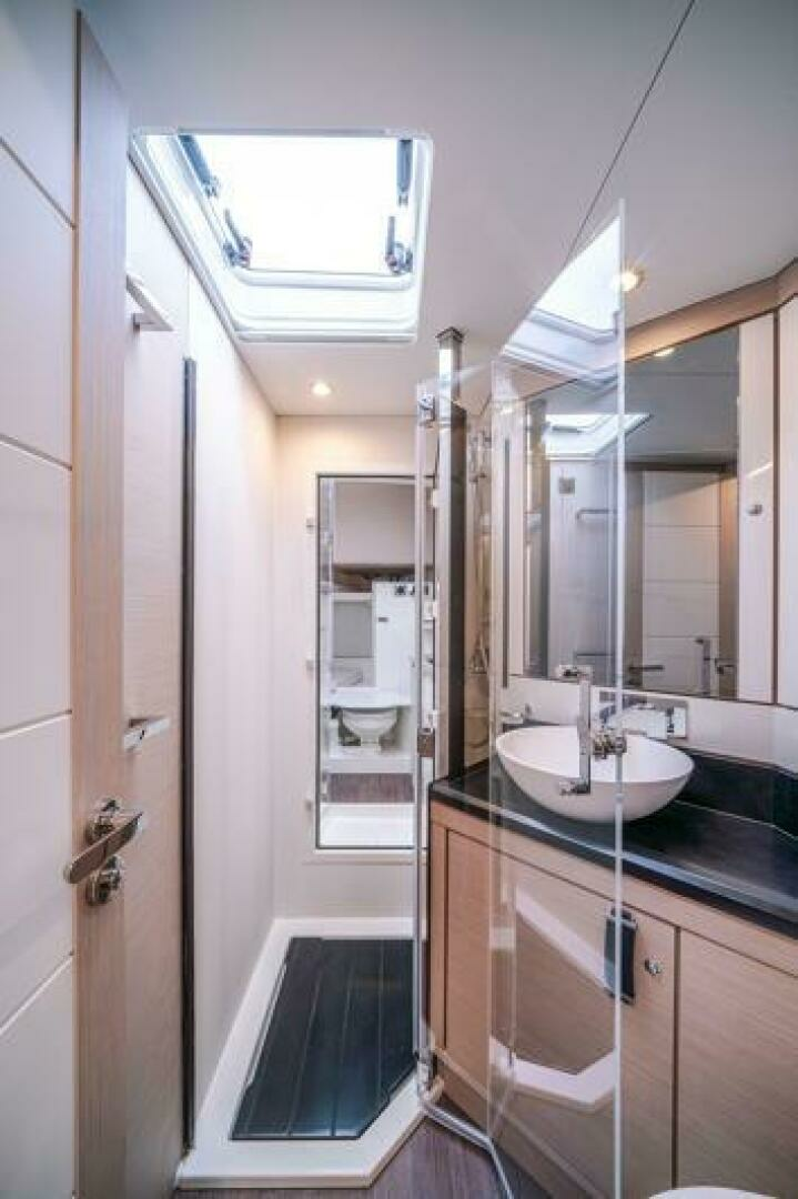 2026 Jeanneau Jeanneau Yachts 65 - Image 31