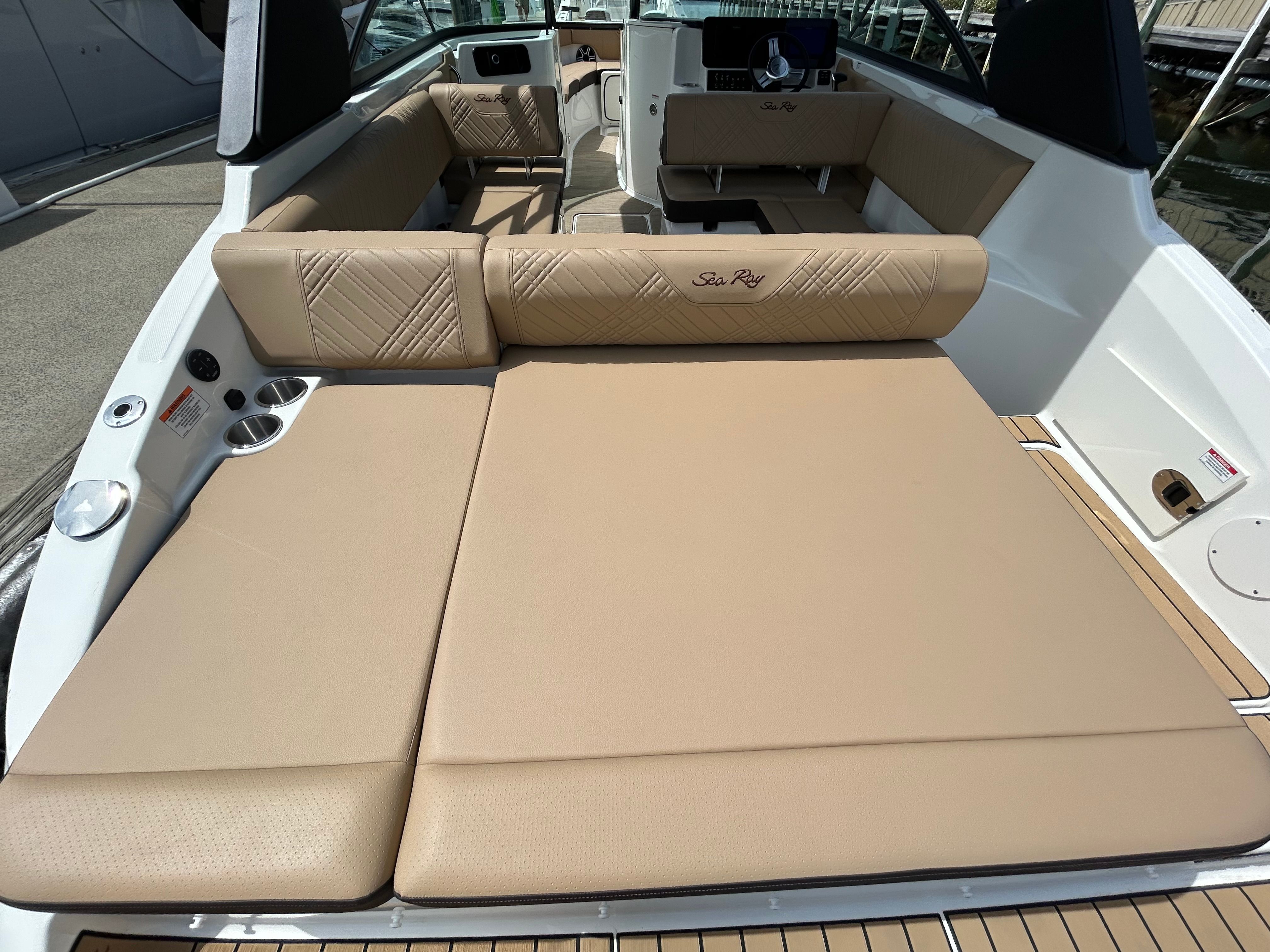 2026 Sea Ray SDX 250 Outboard - 12