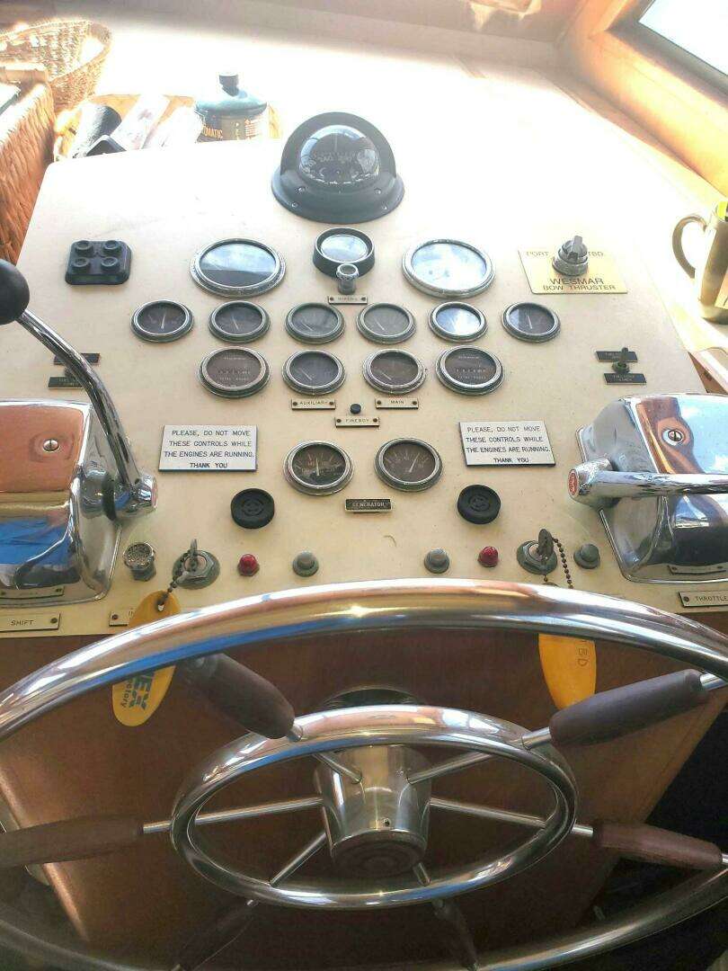 1985 Californian 5239 Cockpit Motor Yacht - Image 19