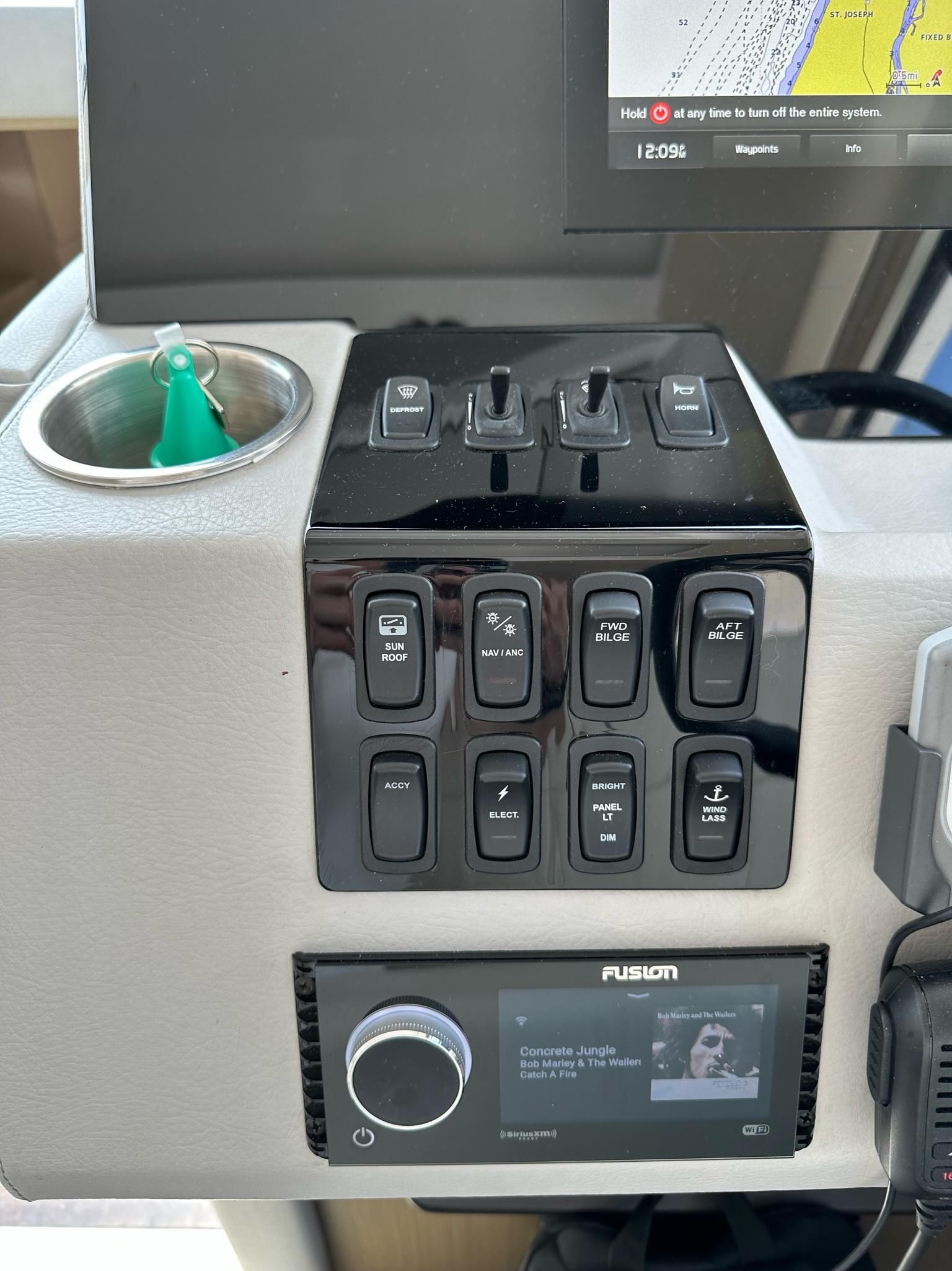 2021 Regal 42 Grande Coupe - 19