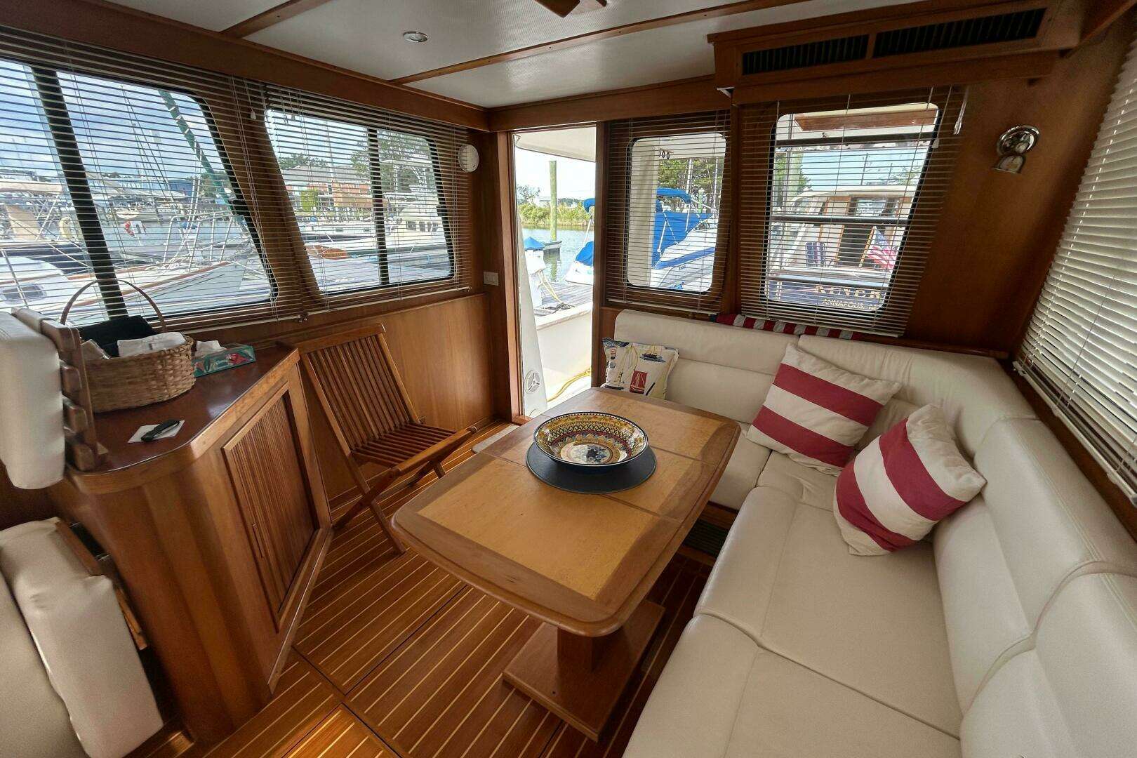 2004 Sabre 36 Flybridge - Image 27