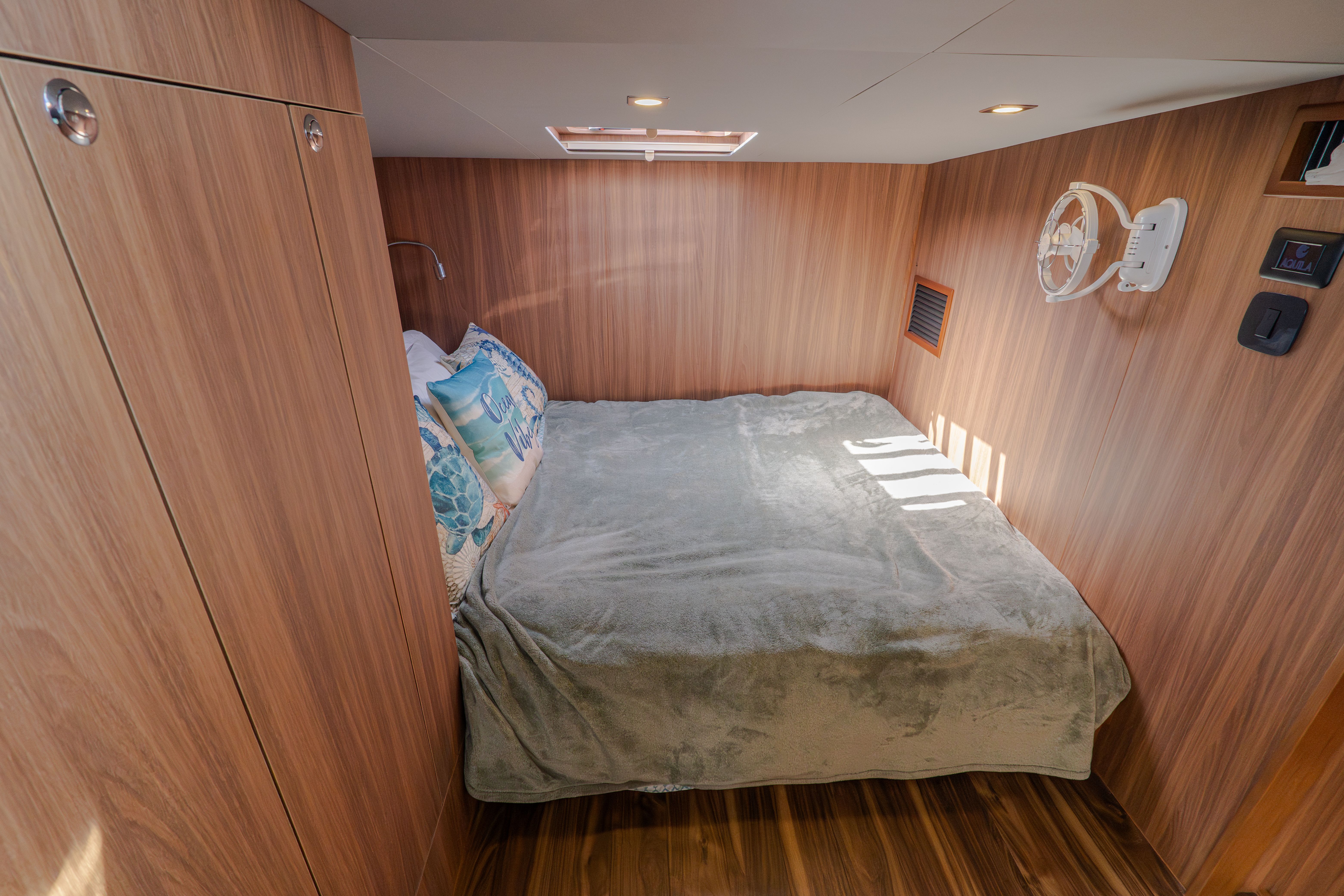 2025 Aquila 42 Yacht - 30