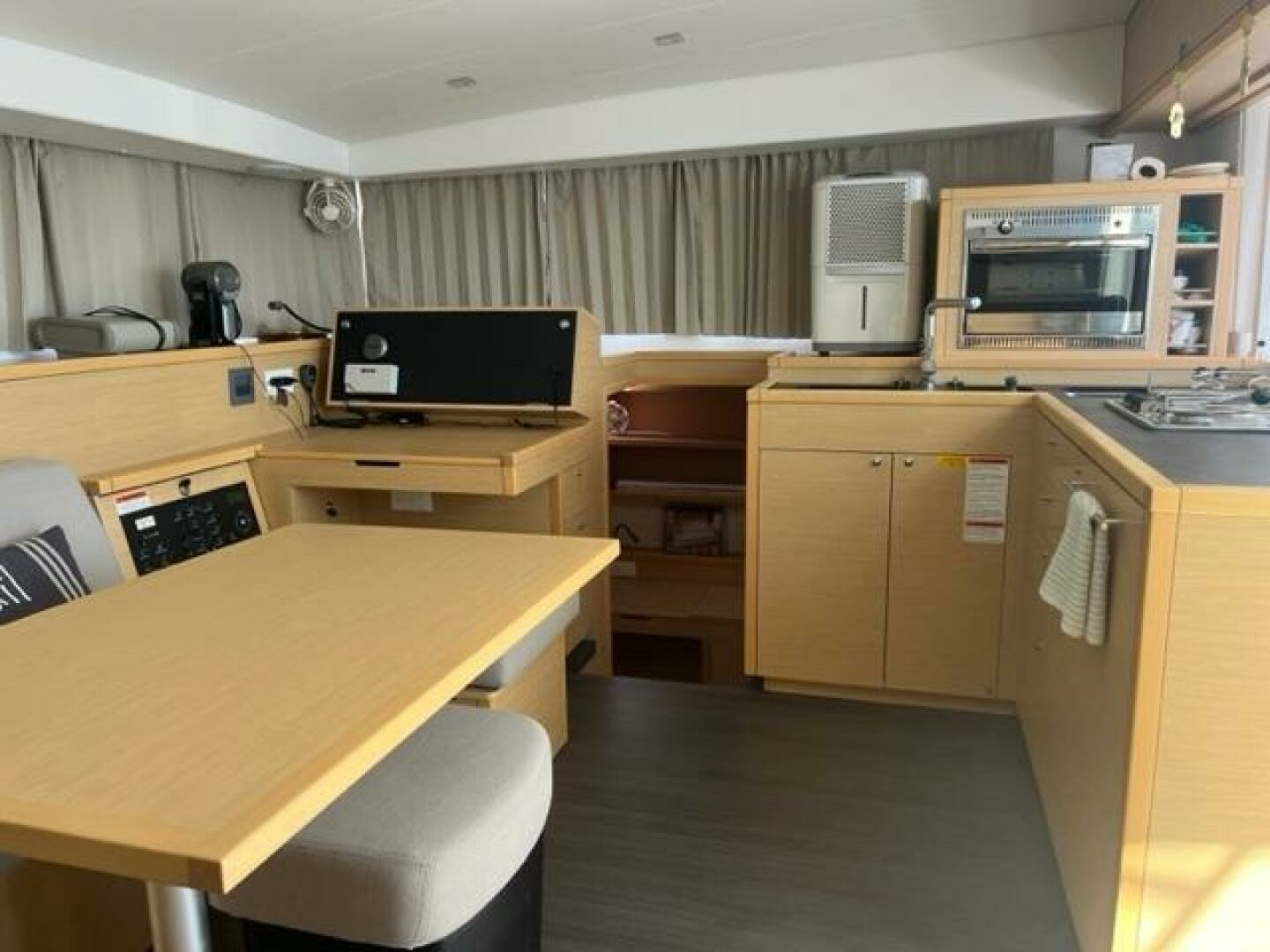 2016 Lagoon 400 S2 - Image 13