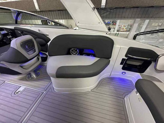 2026 Crownline 288 SS - 17