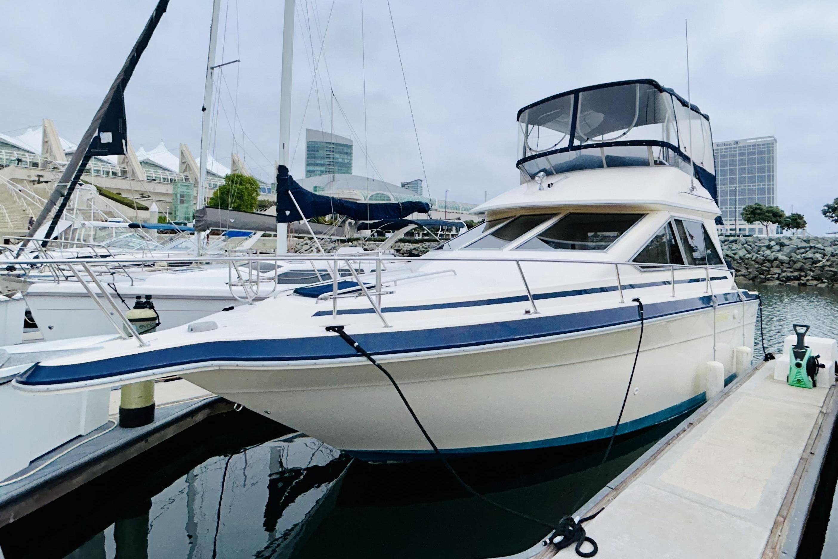 1988 Sea Ray 305 Sedan Bridge