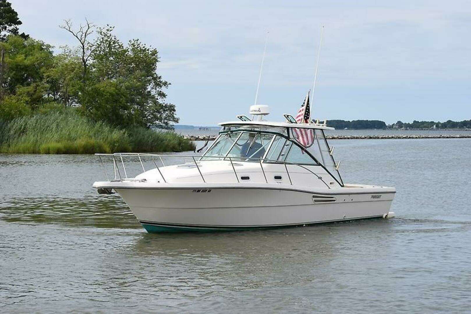 2003 Pursuit 3000 Express - Image 2