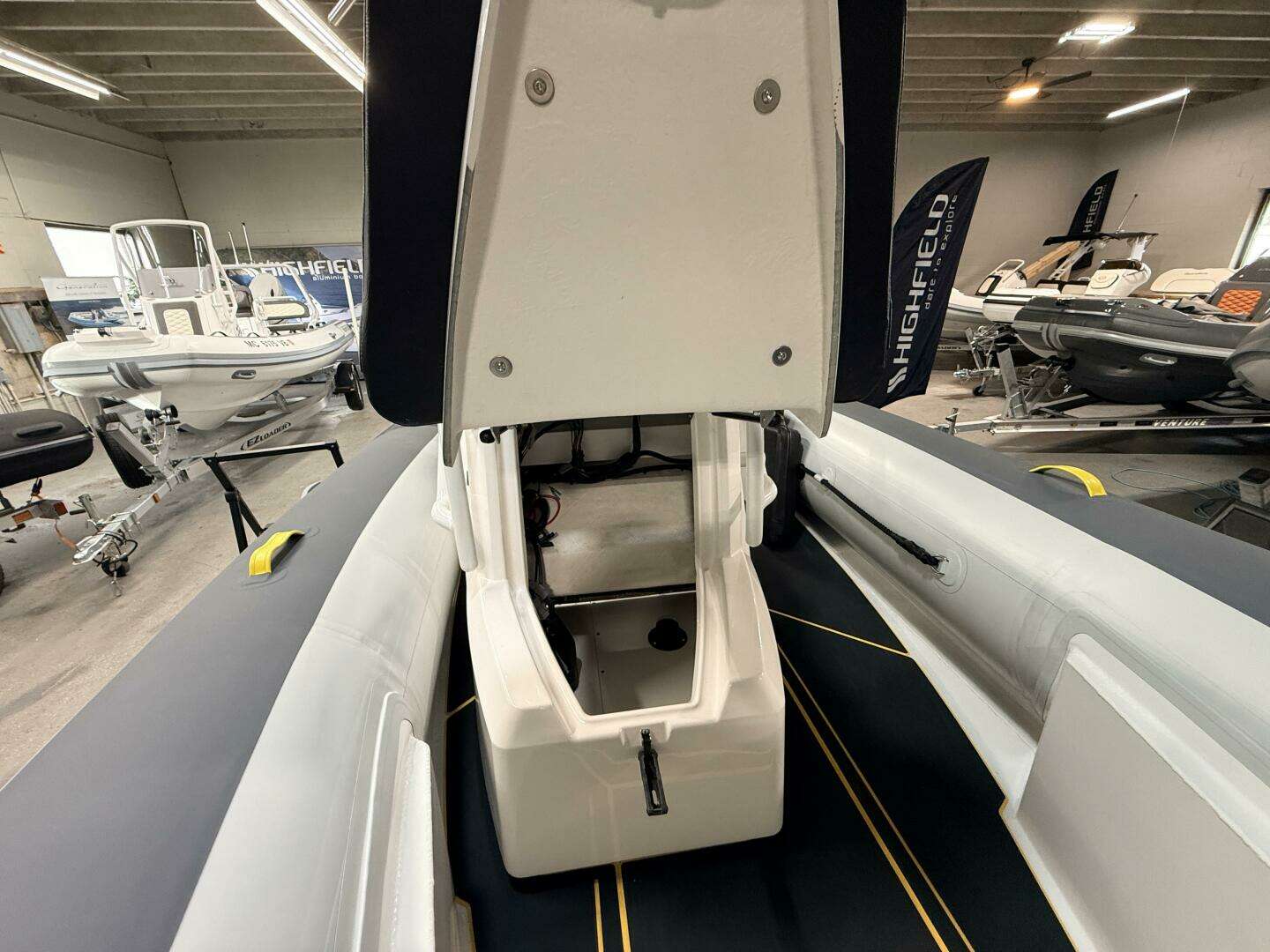 2026 Highfield Velox 560 - Image 11