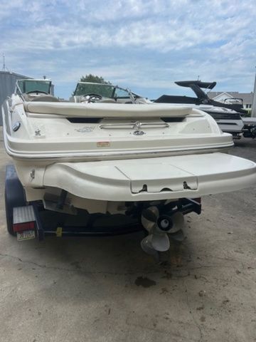 2005 Sea Ray 240 Select - 9