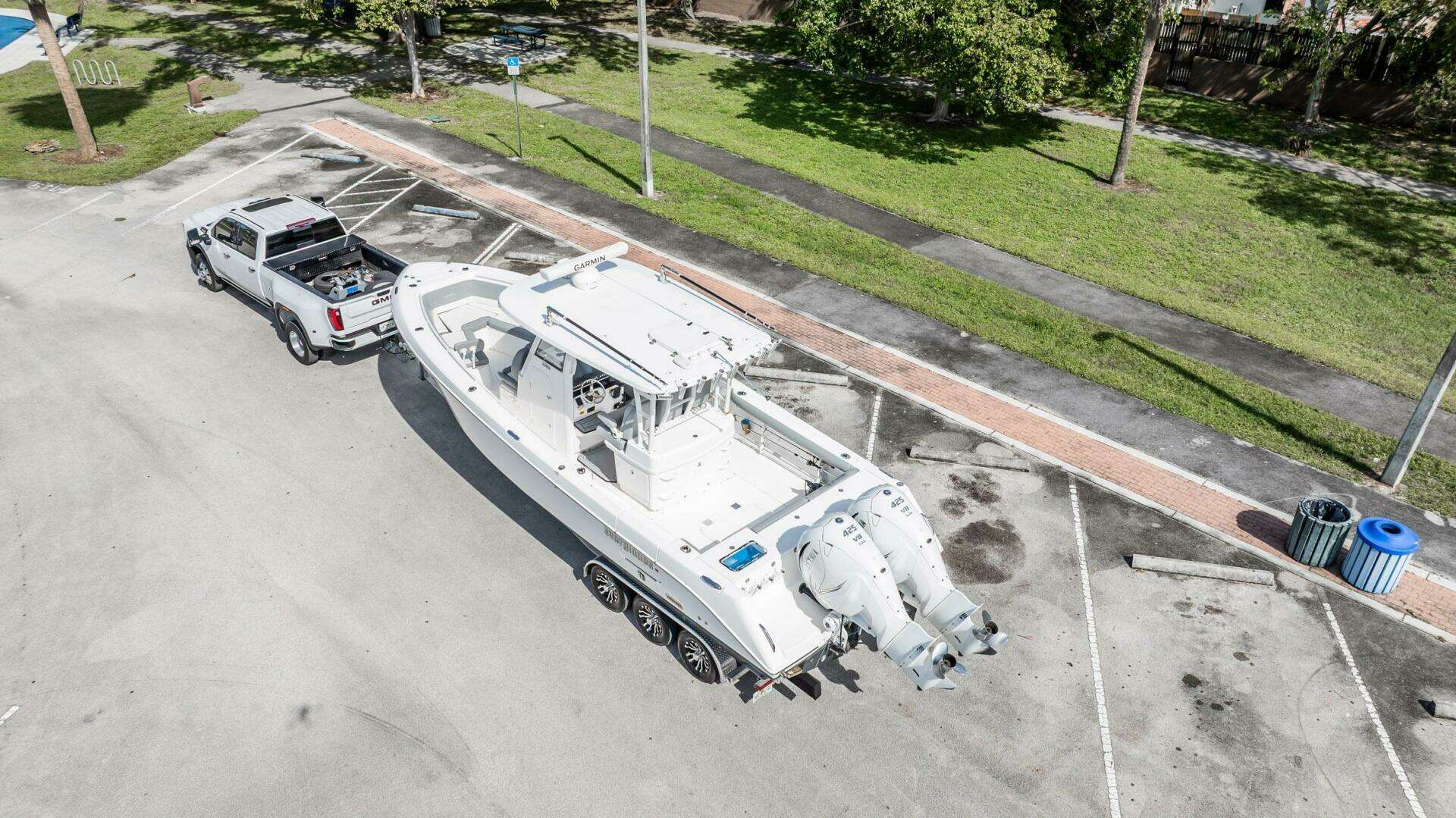 2021 Everglades 335 Center Console - Image 59