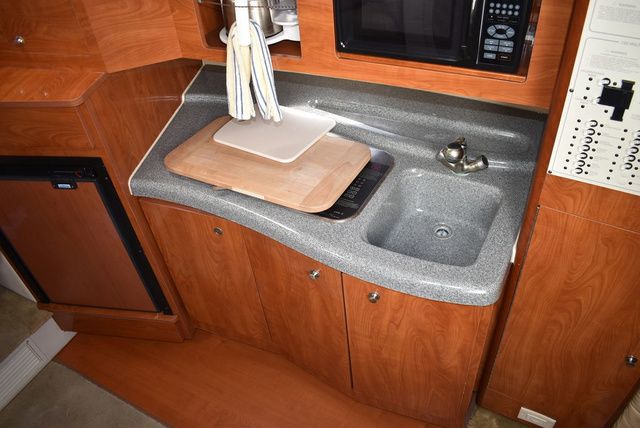 2005 Larson Cabrio 310 - 42
