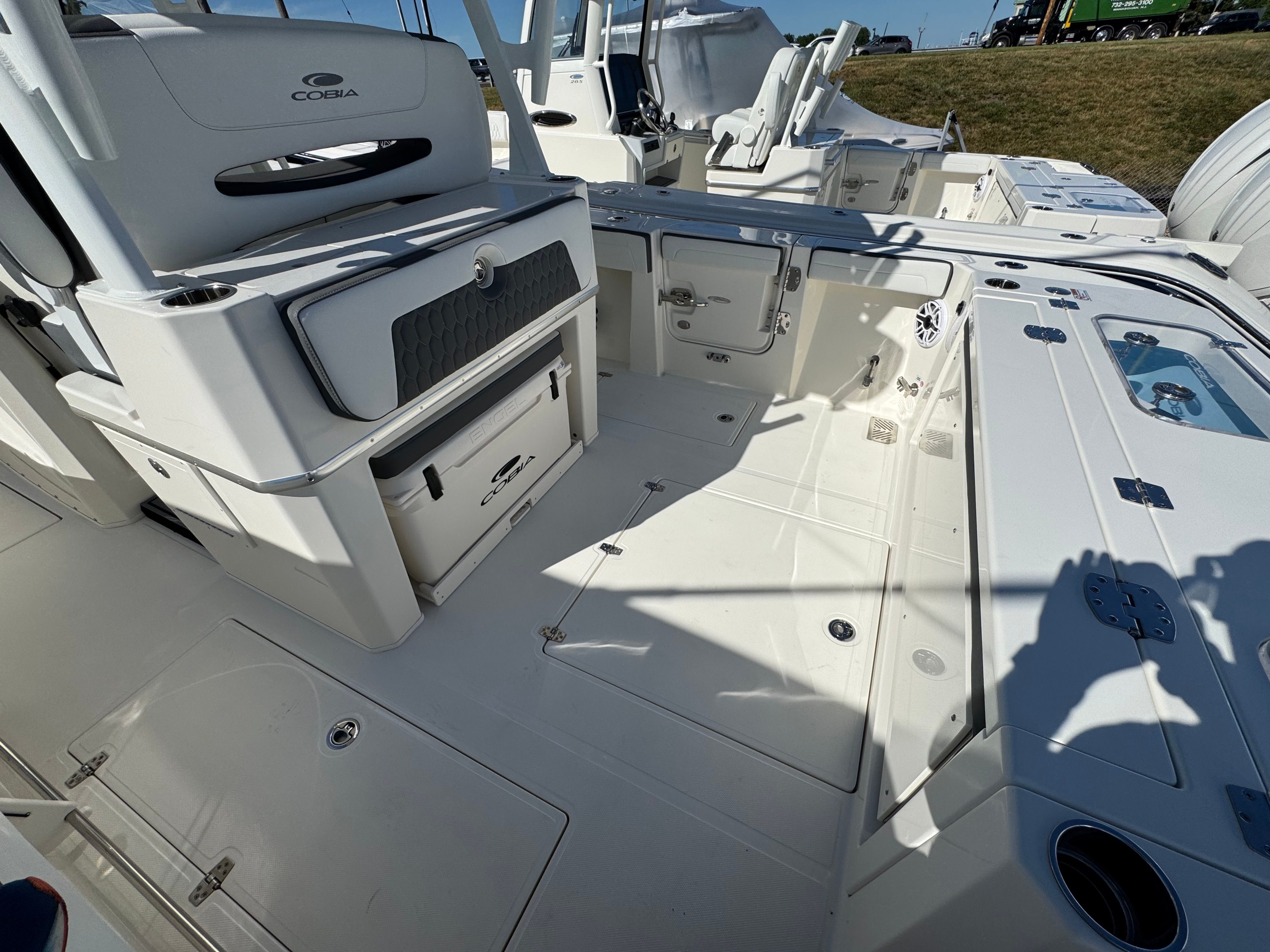2026 COBIA 305 CC - Image 41