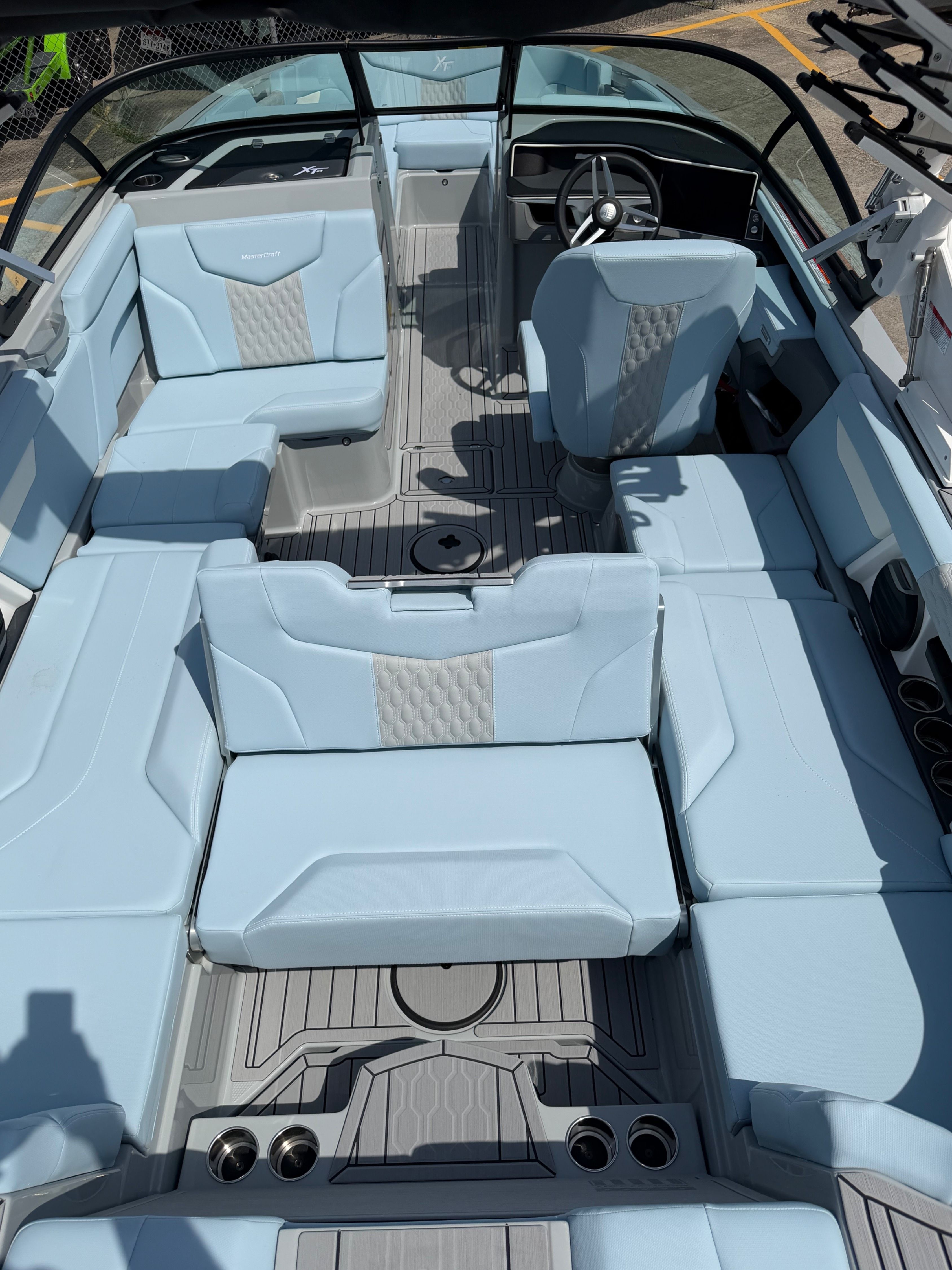 2026 MasterCraft XT24 - 16