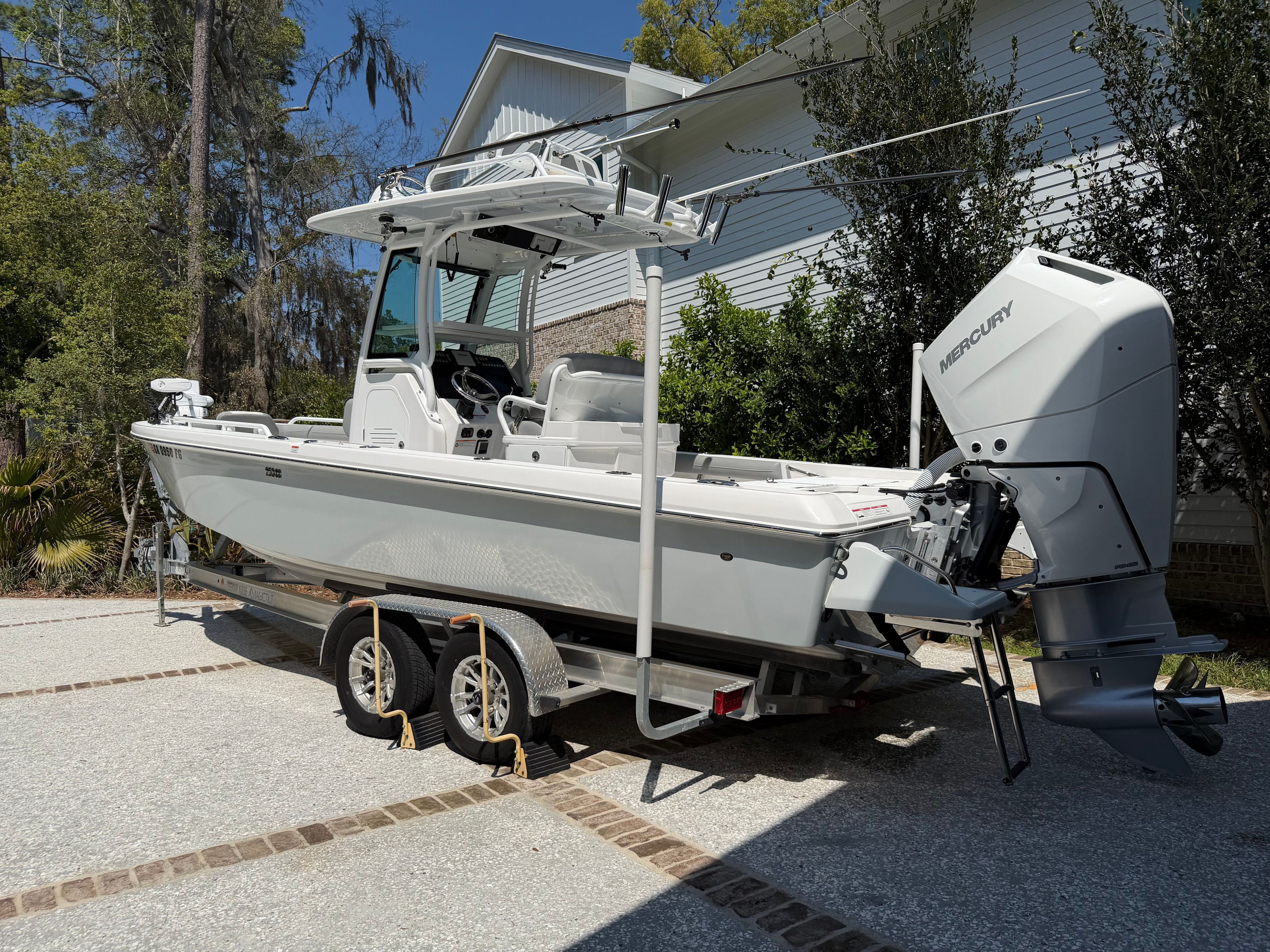 2025 Everglades 253 Center Console - 2