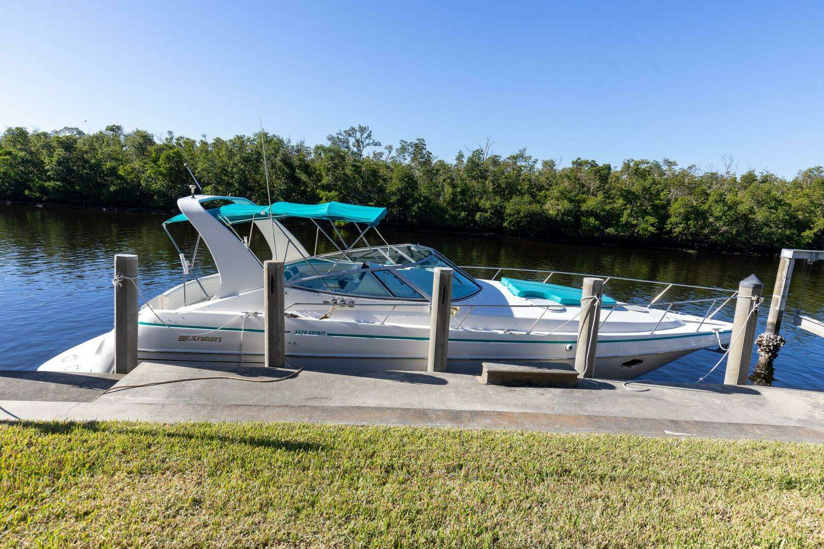 1995 Cruisers ESPRIT 3570 - Image 2