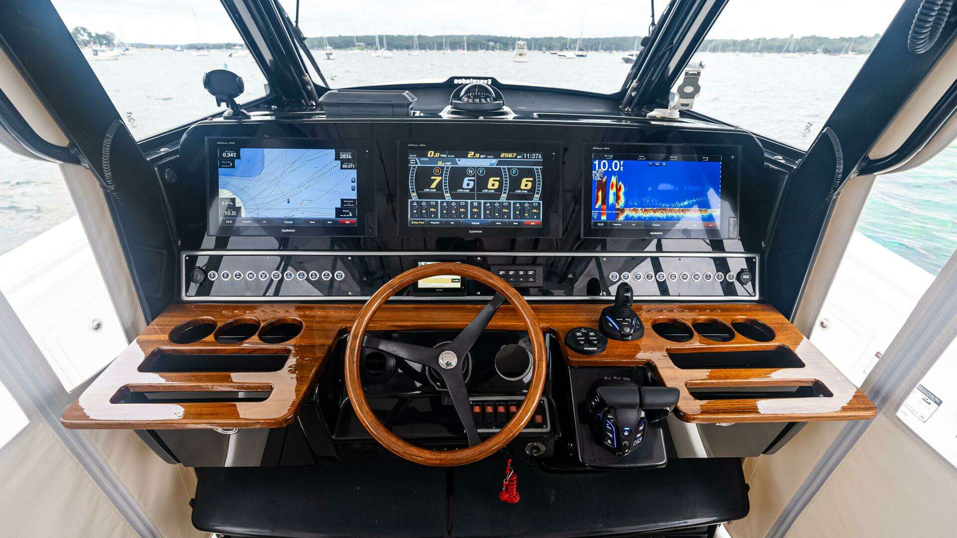 2017 Everglades 435 CC - Image 38
