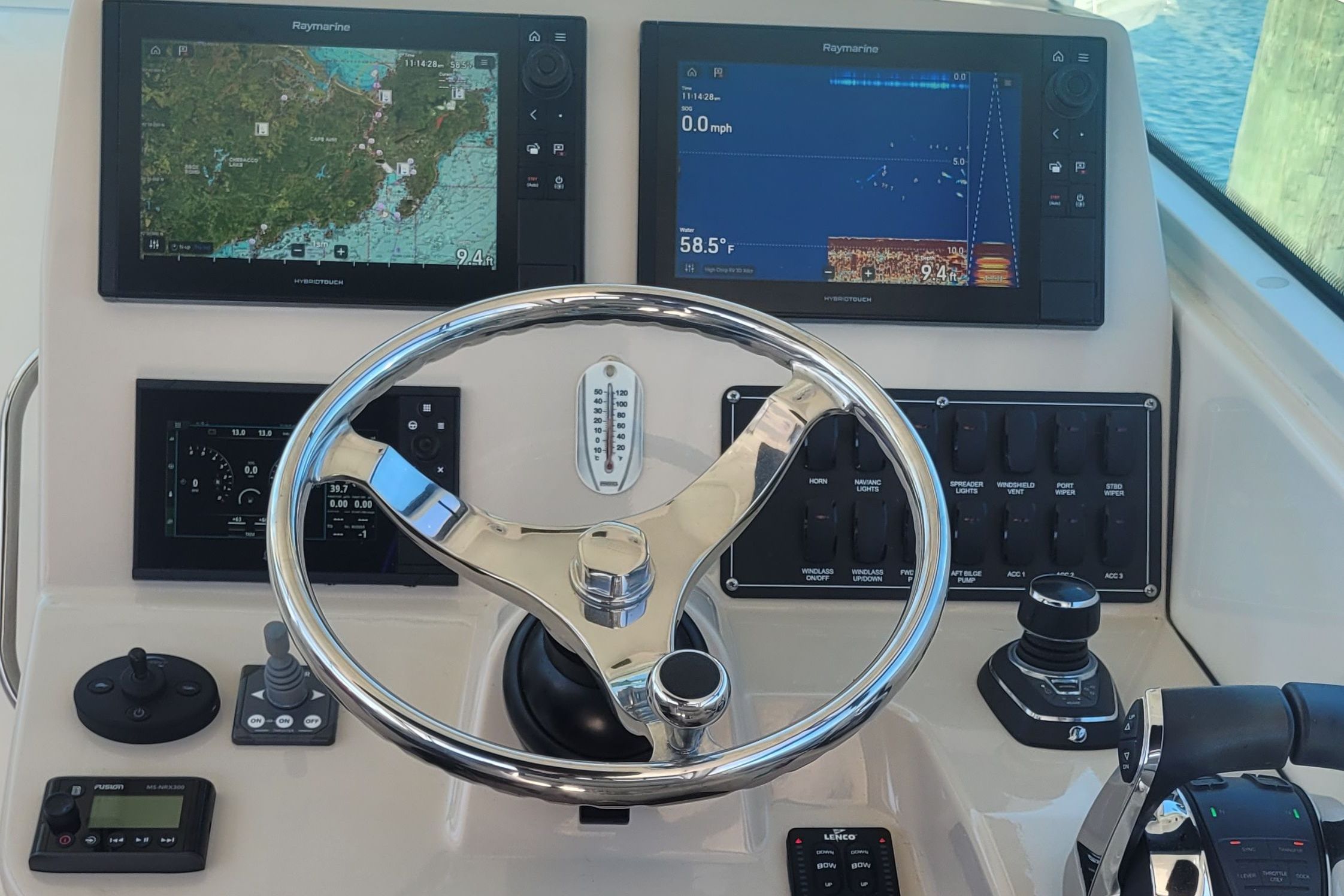 2019 Boston Whaler 315 Conquest - 9