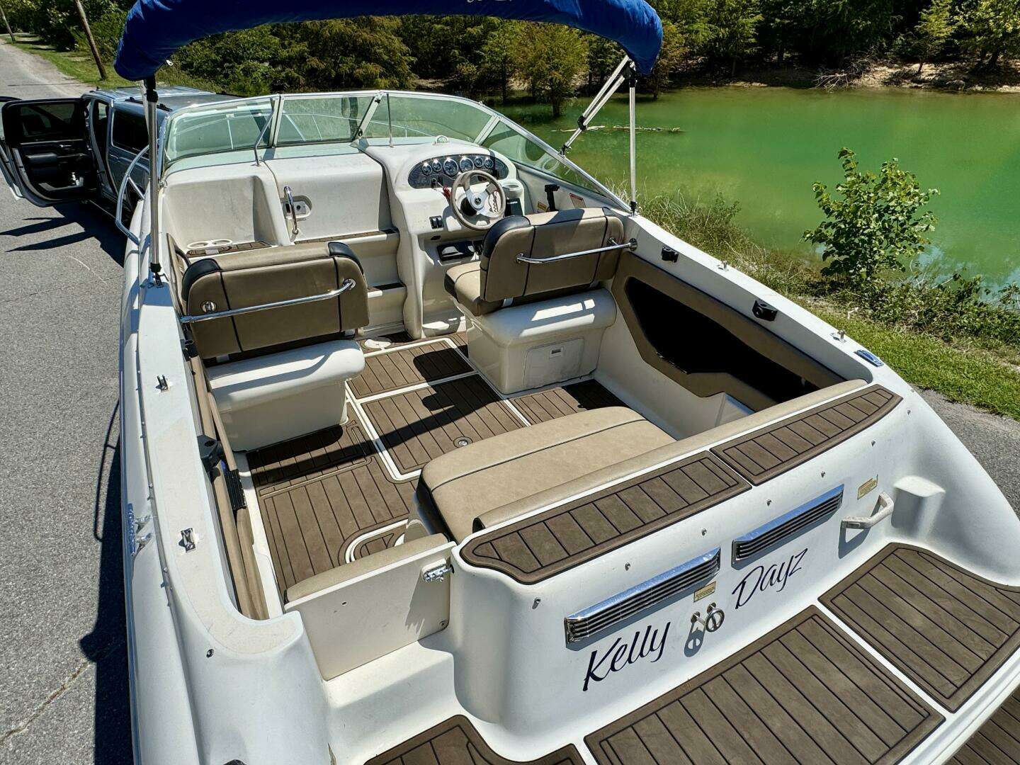 1999 Sea Ray 215 Express Cruiser - Image 24