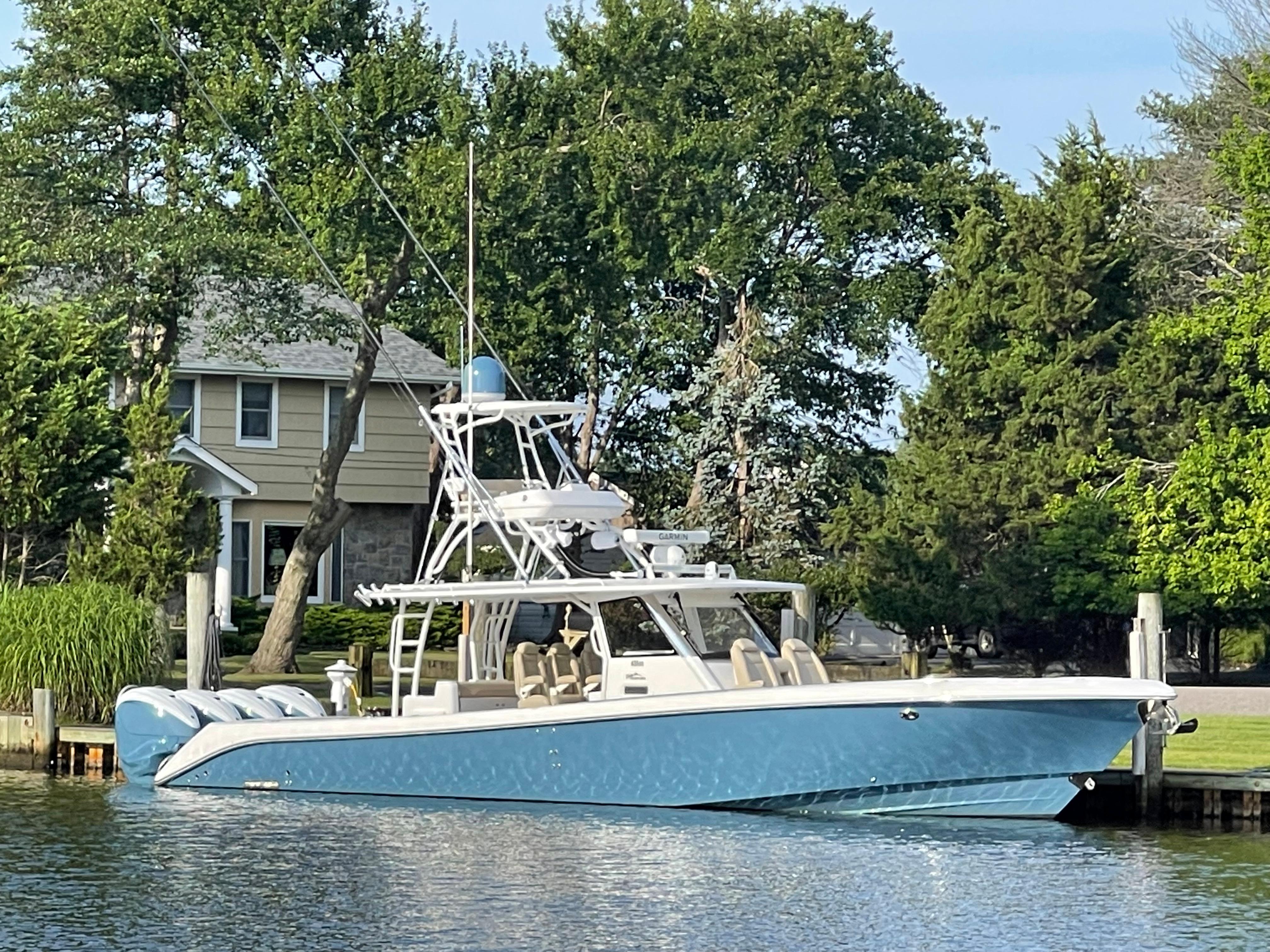 2019 Everglades 435 Center Console
