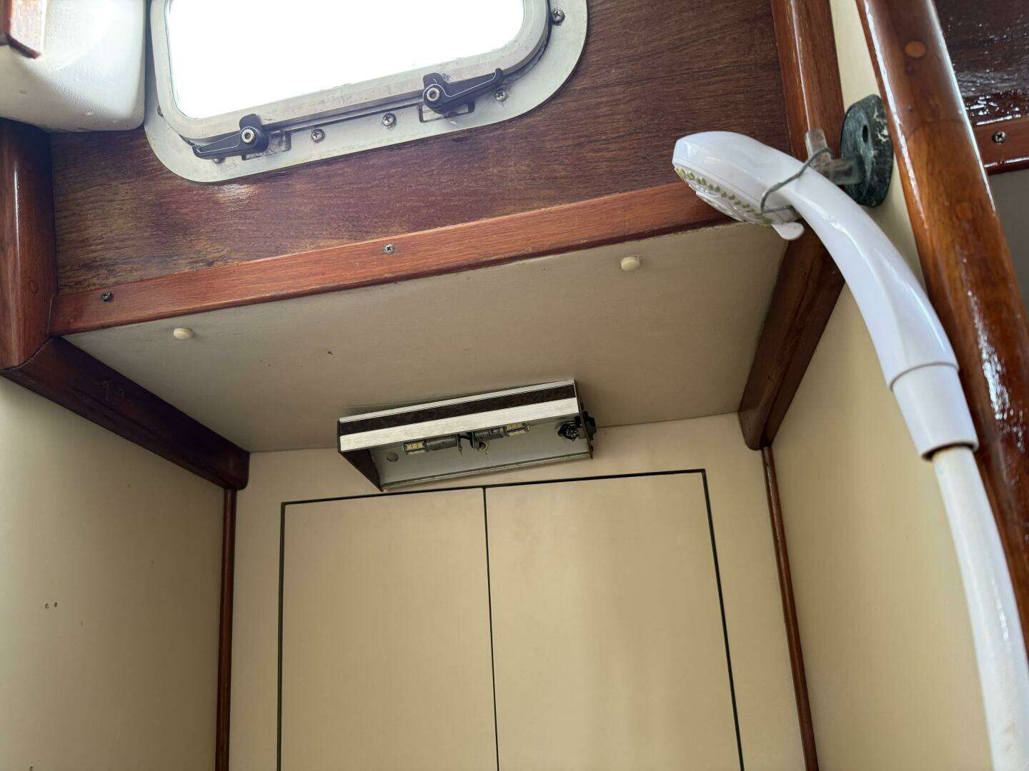 1985 Endeavour 42 - Image 41