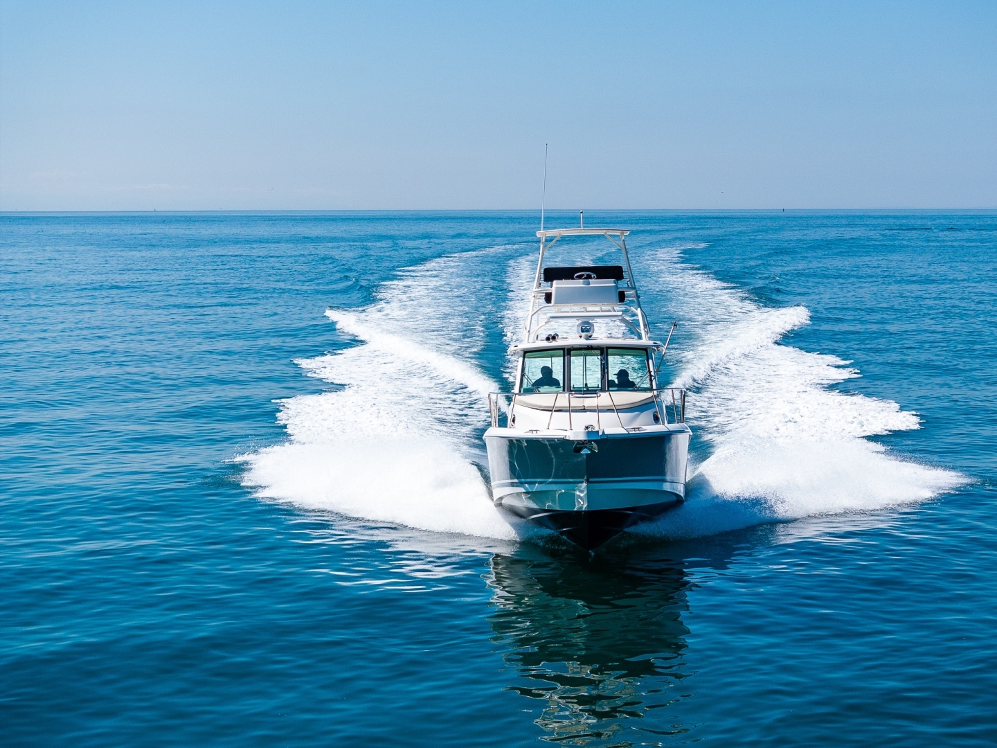 2019 Boston Whaler 345 Conquest - Image 5