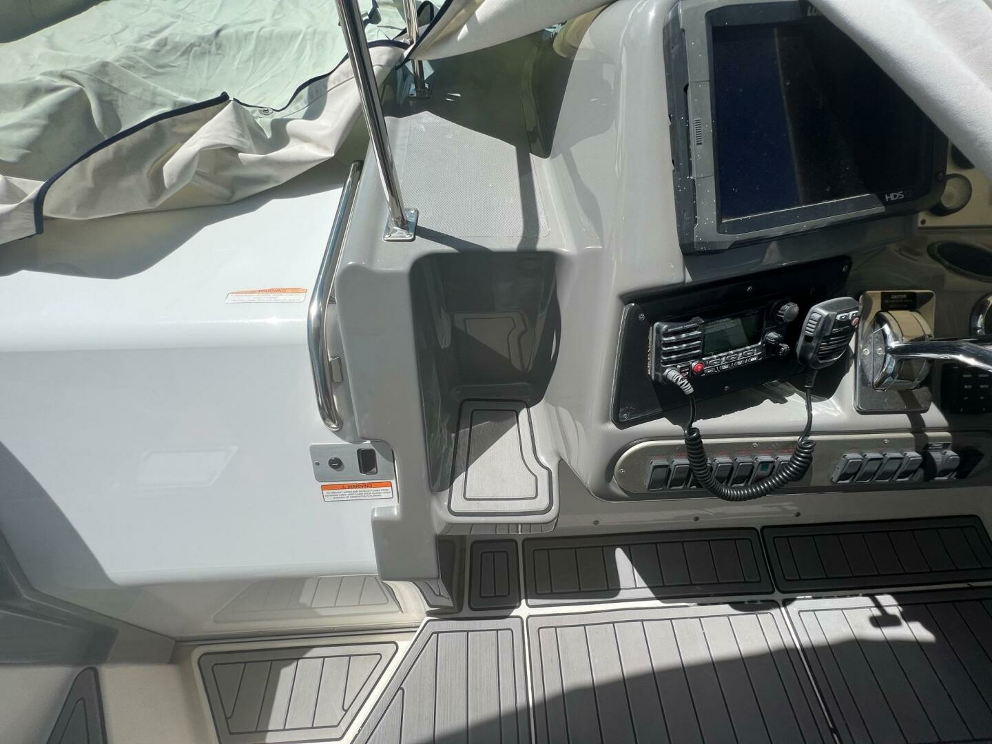 2007 Cruisers Yachts 340 Express - Image 15