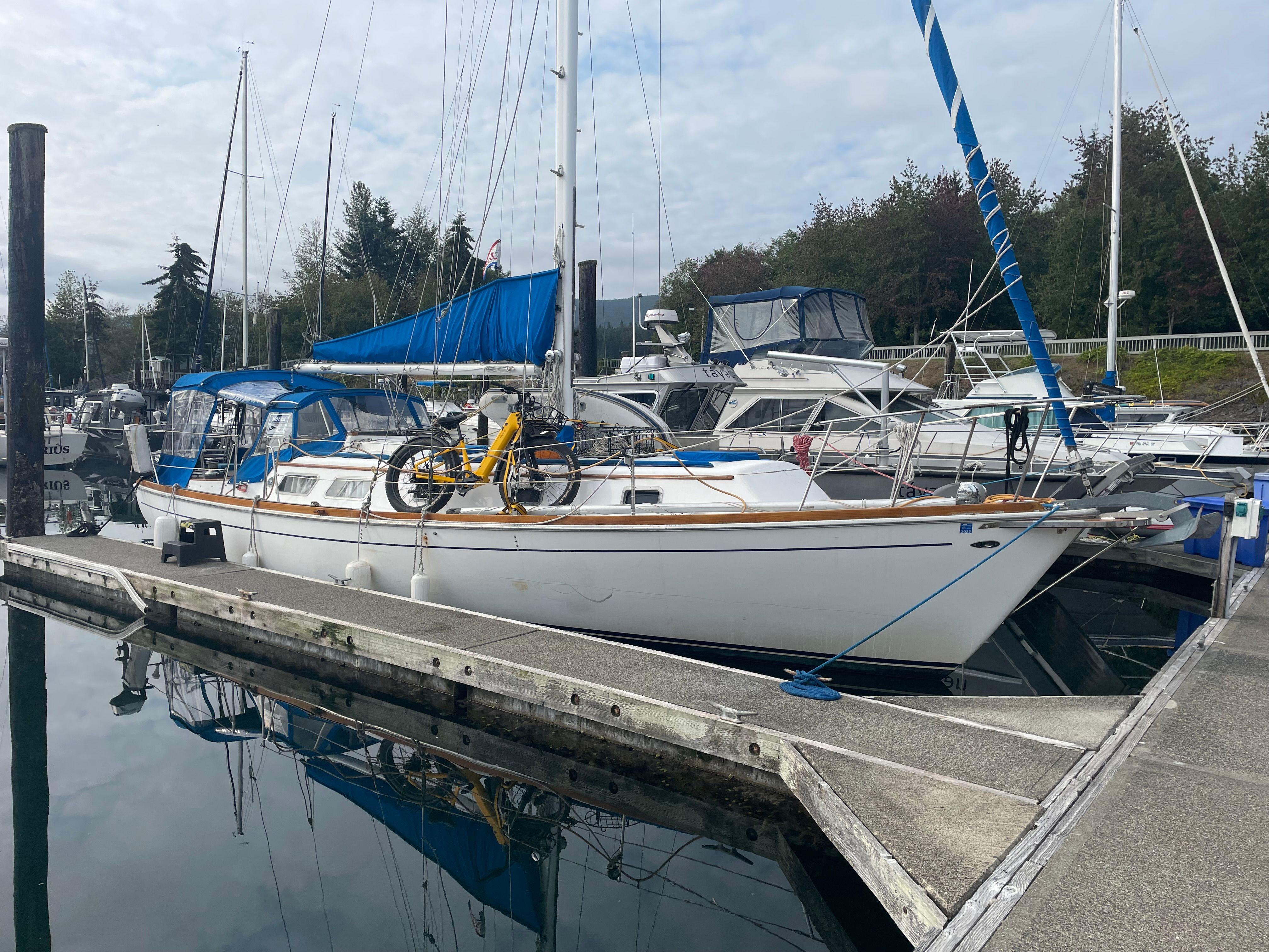 1979 Gulfstar 37’ aft Cockpit Sailboat - 3