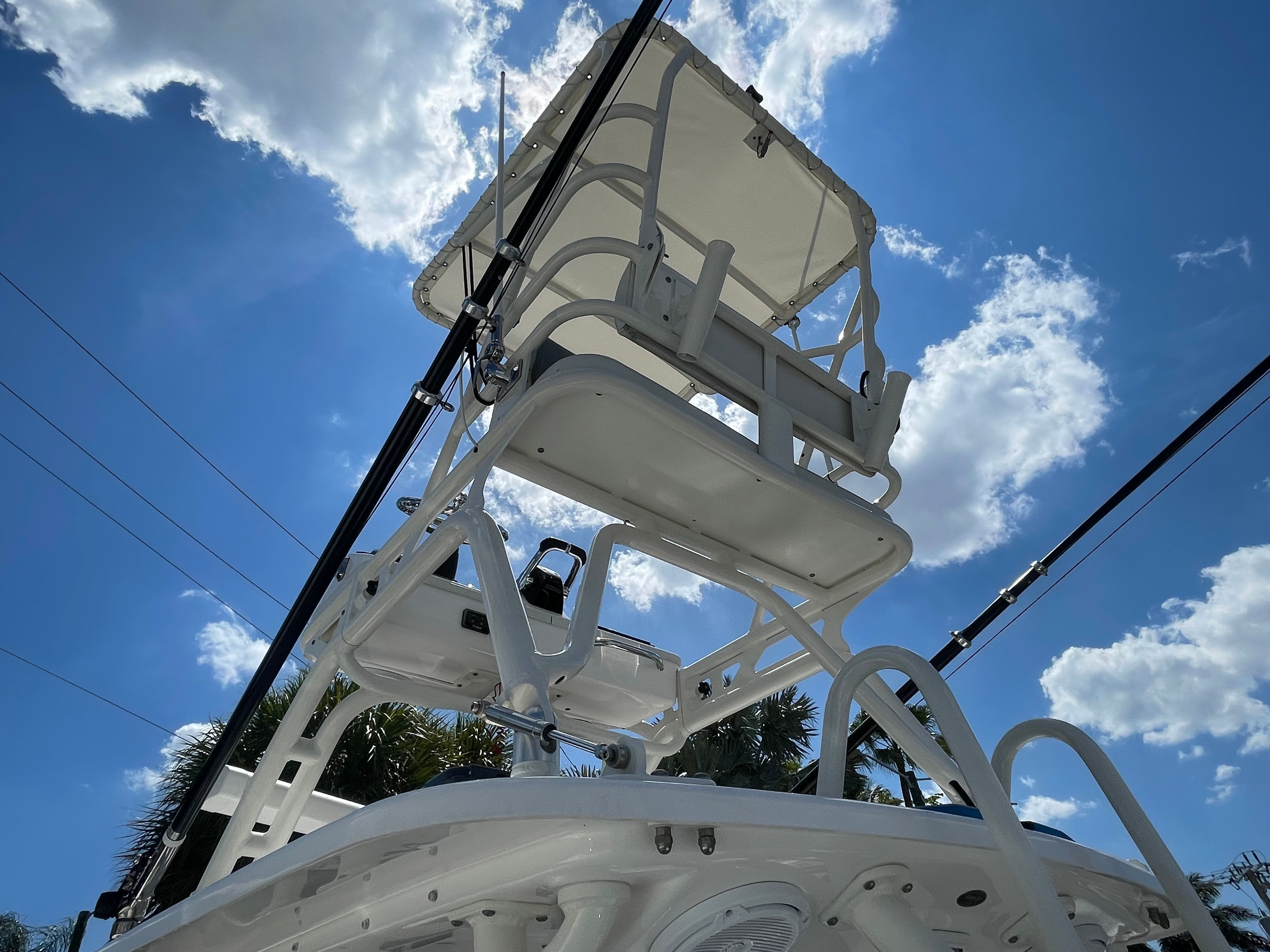 2017 Everglades 325 Center Console - 5