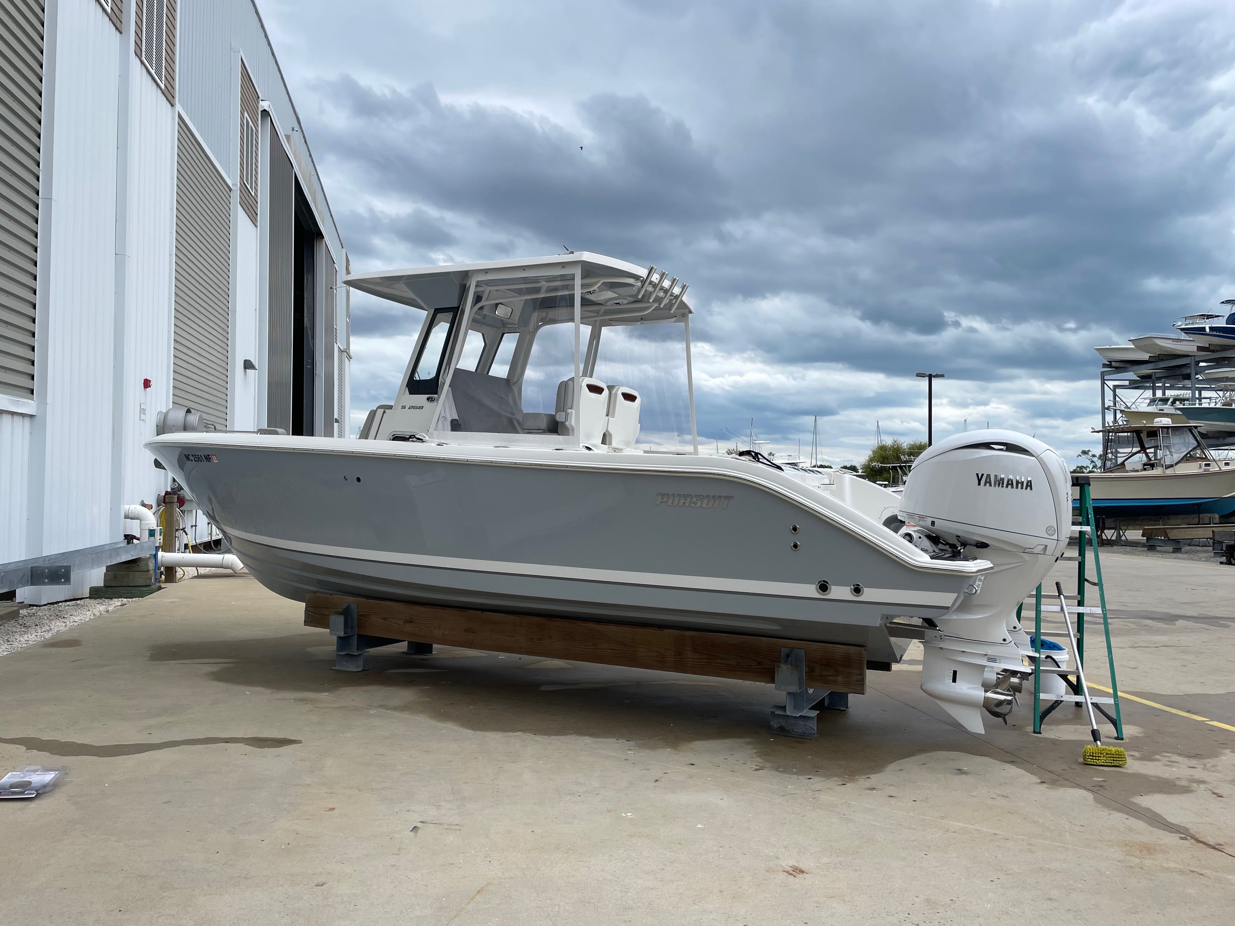 2024 Pursuit S 268 Sport