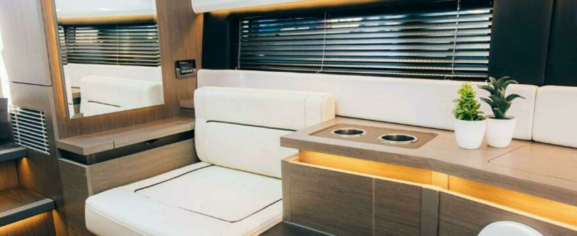 2025 Wellcraft 38 Explorer - Image 8
