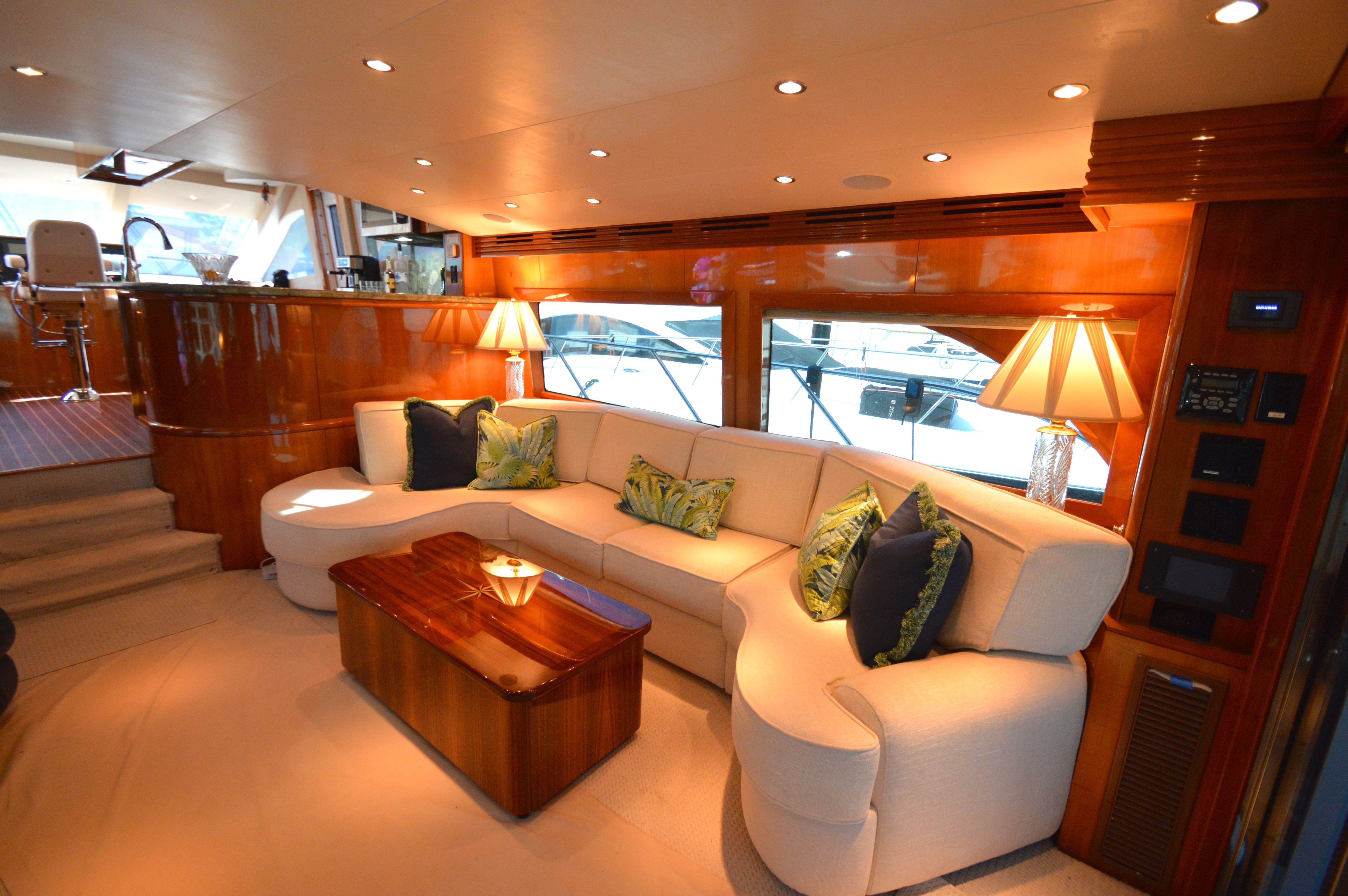 2006 Hatteras 64 Motor Yacht - 13