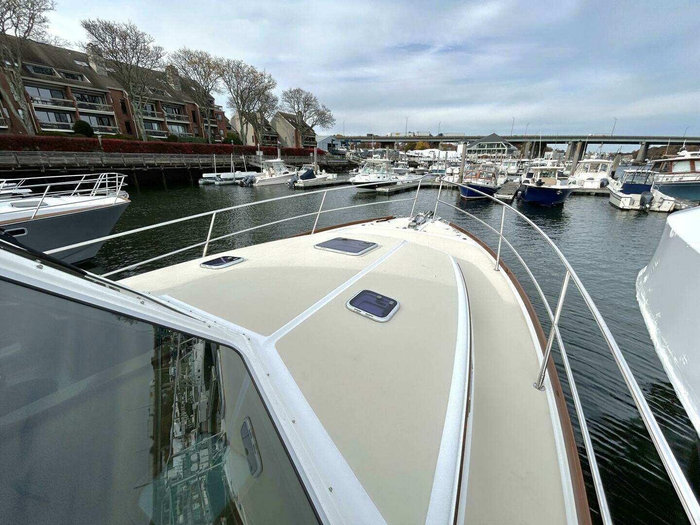 2017 Sabre 42 Salon Express - Image 5