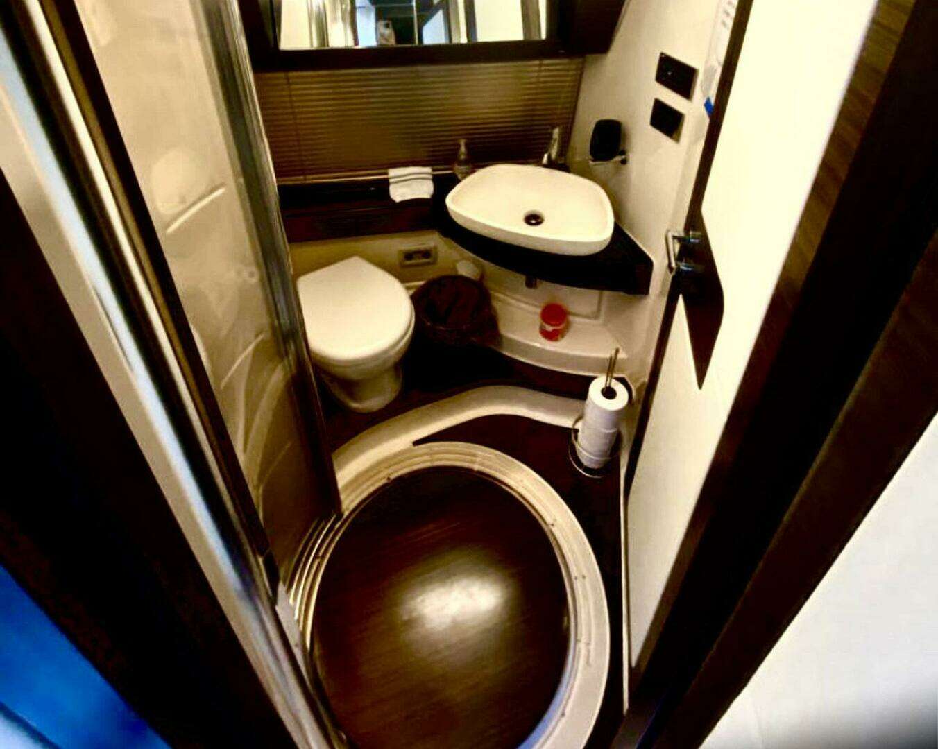 2013 Azimut 55S - Image 9