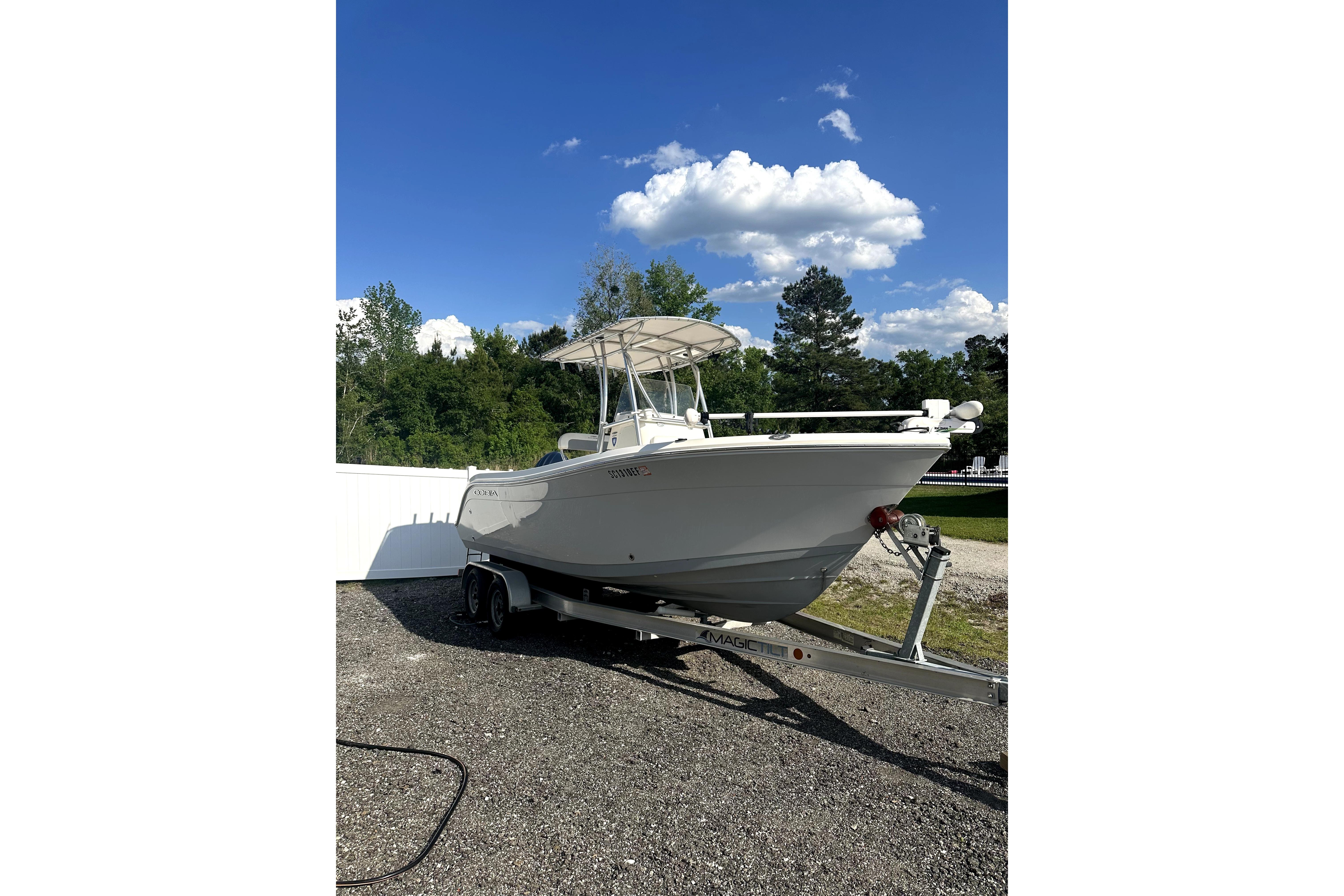 2019 Cobia 220 Center Console