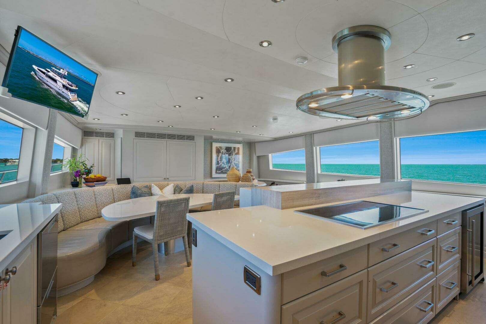 2004 Crescent Raised Pilothouse - Image 13