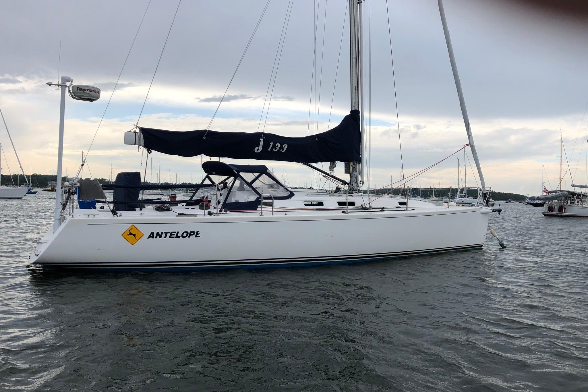 2004 J Boats J/133